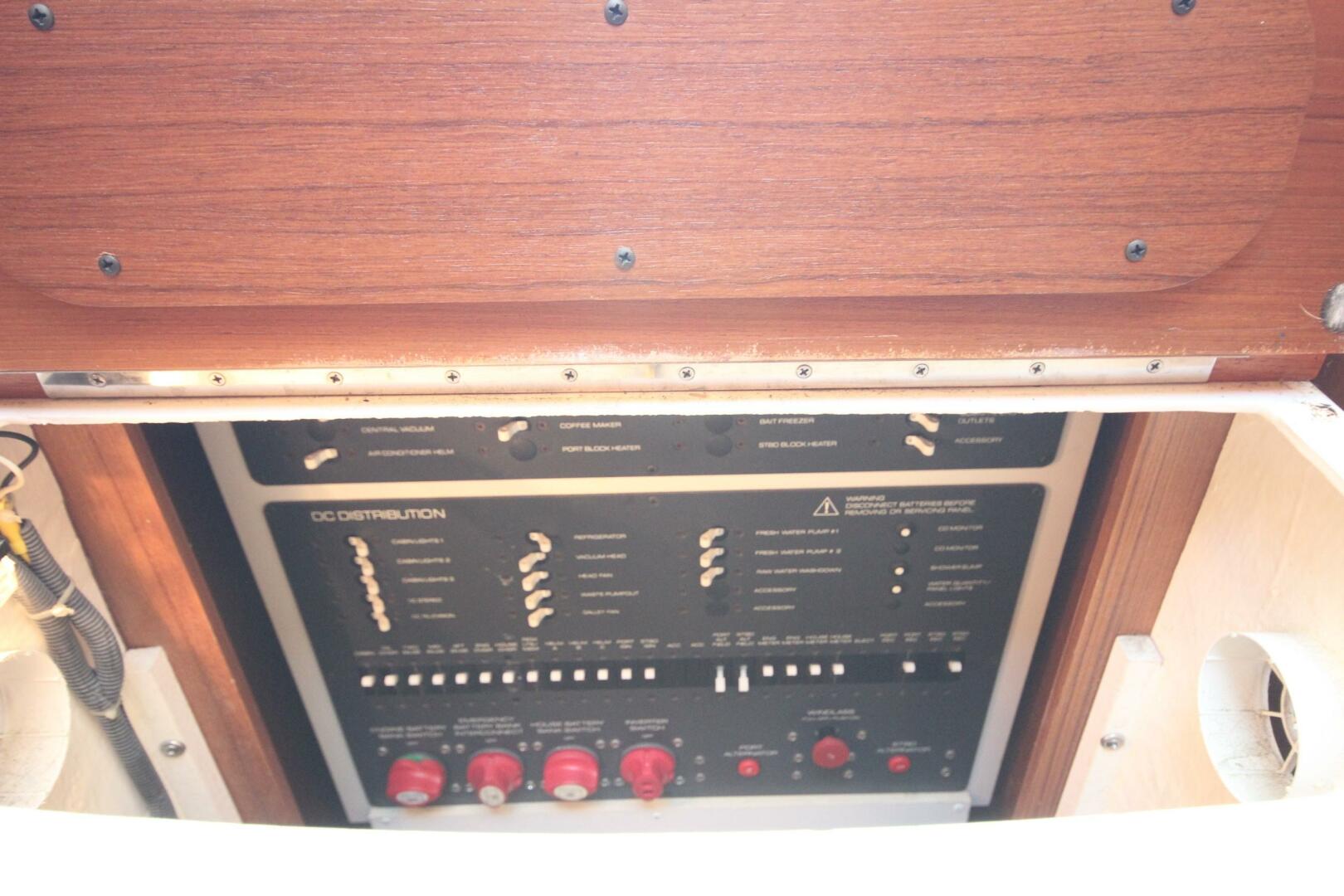 Slide: The Image of Tiara 3600 Sovran 2004 - 5507382