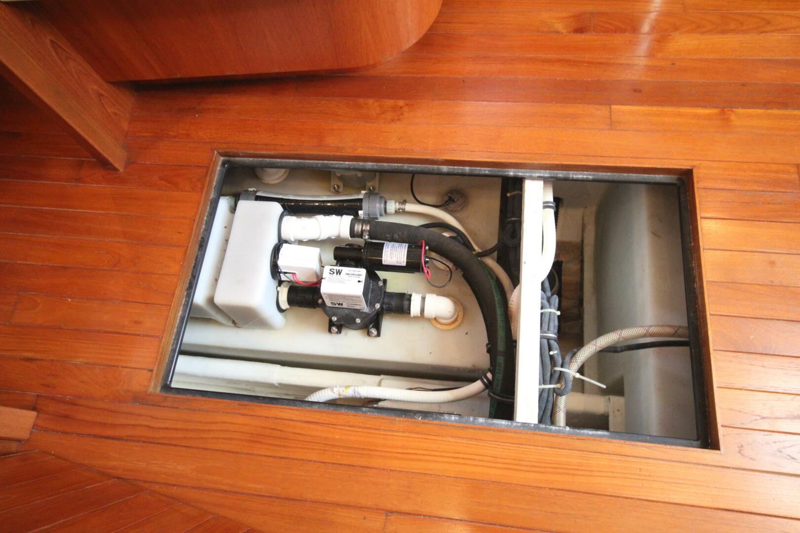 Slide: The Image of Tiara 3600 Sovran 2004 - 5507384