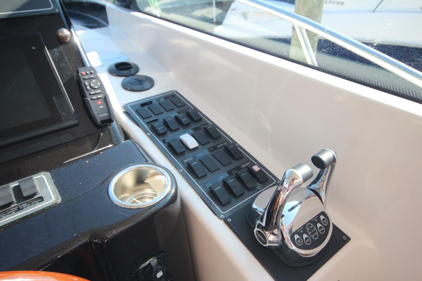 Slide: The Image of Tiara 3600 Sovran 2004 - 5507387