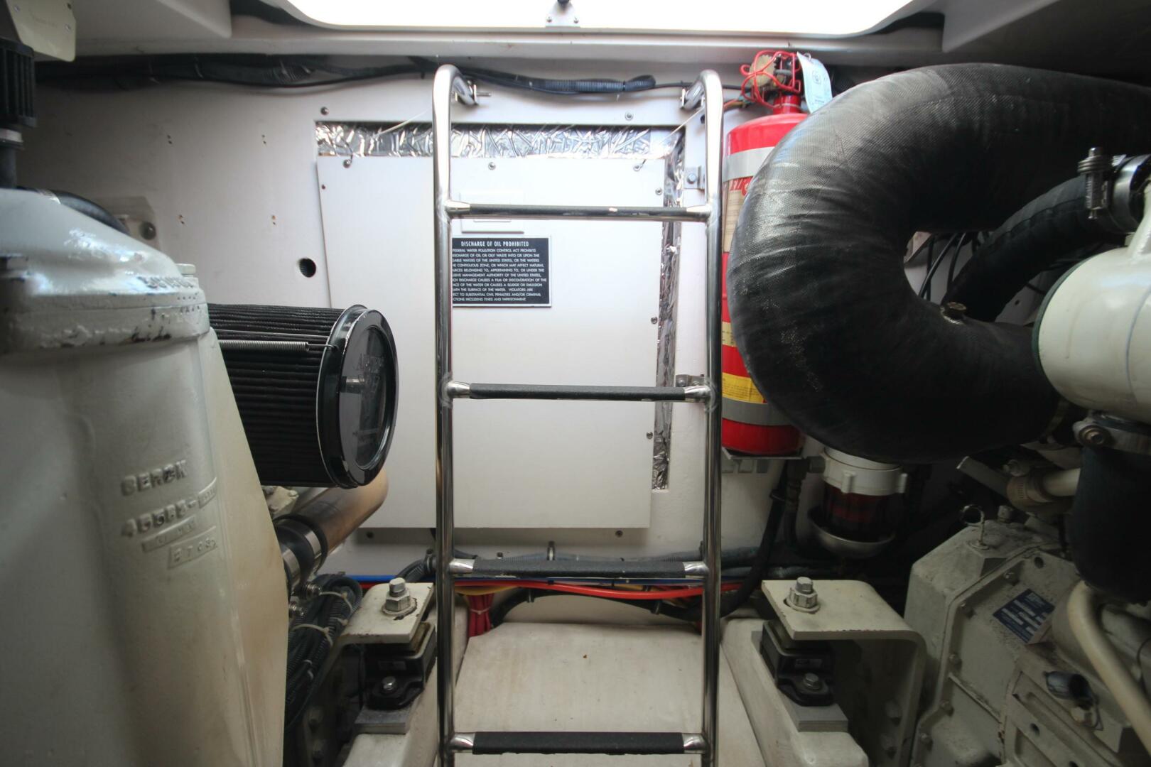 Slide: The Image of Tiara 3600 Sovran 2004 - 5507393