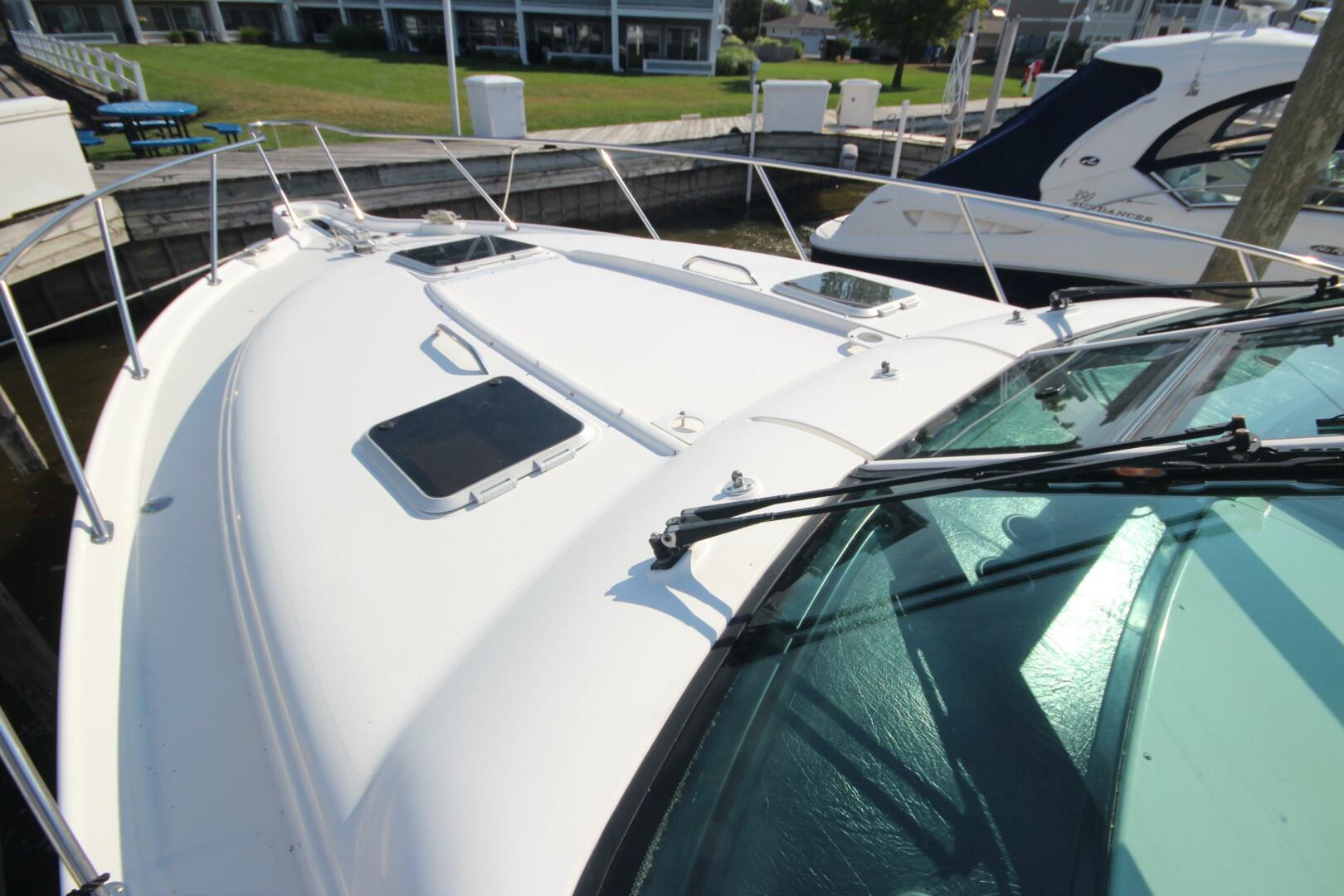 Slide: The Image of Tiara 3600 Sovran 2004 - 5507394