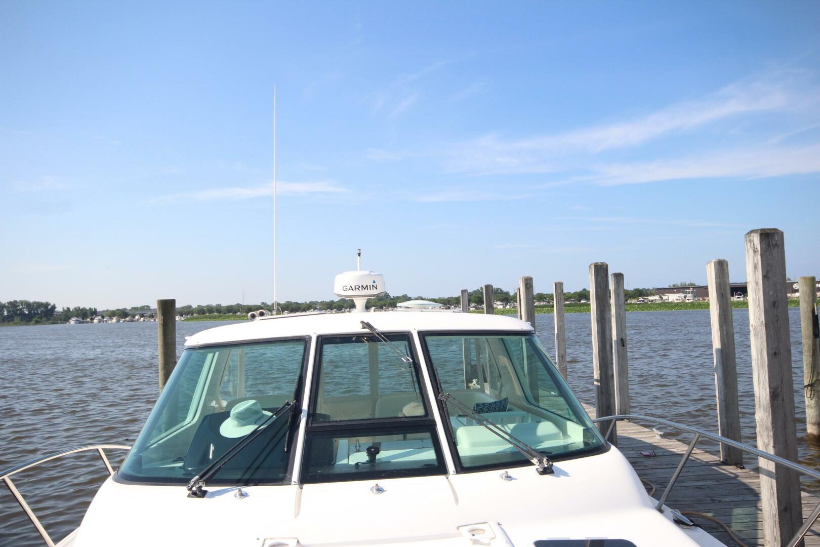 Slide: The Image of Tiara 3600 Sovran 2004 - 5507397