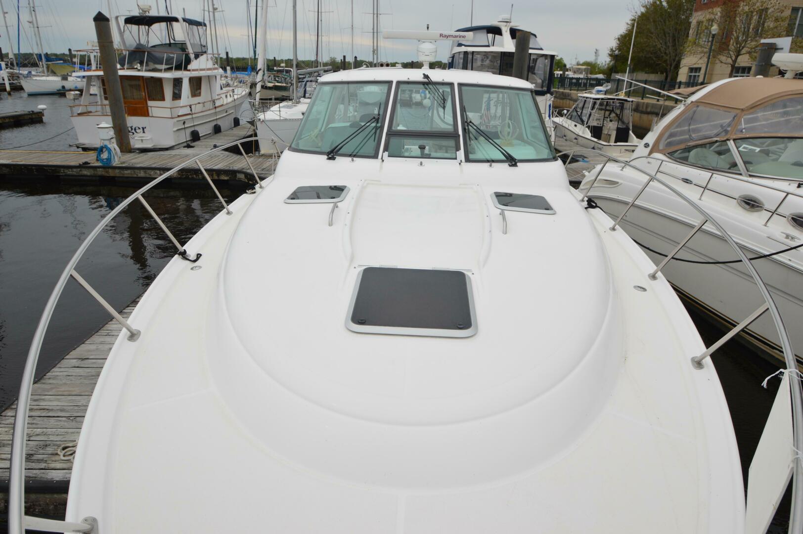 Slide: The Image of Tiara 3600 Sovran 2005 - 4430515