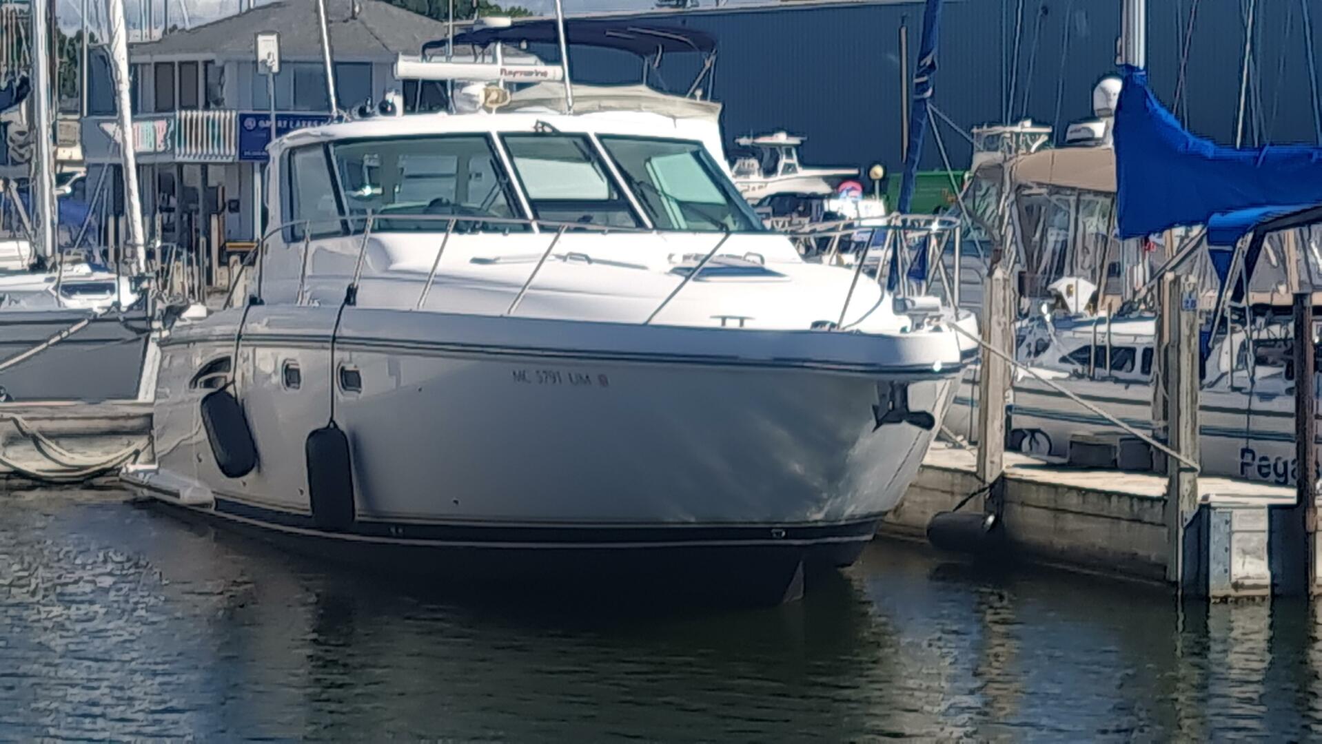 Slide: The Image of Tiara 3600 Sovran Freshwater - 4178163