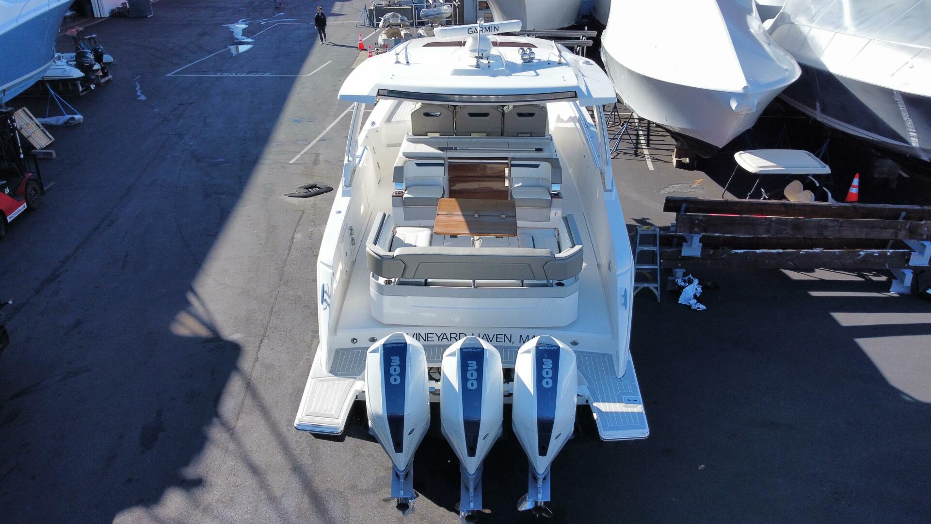 Slide: The Image of Tiara 38 2022 - 5236970