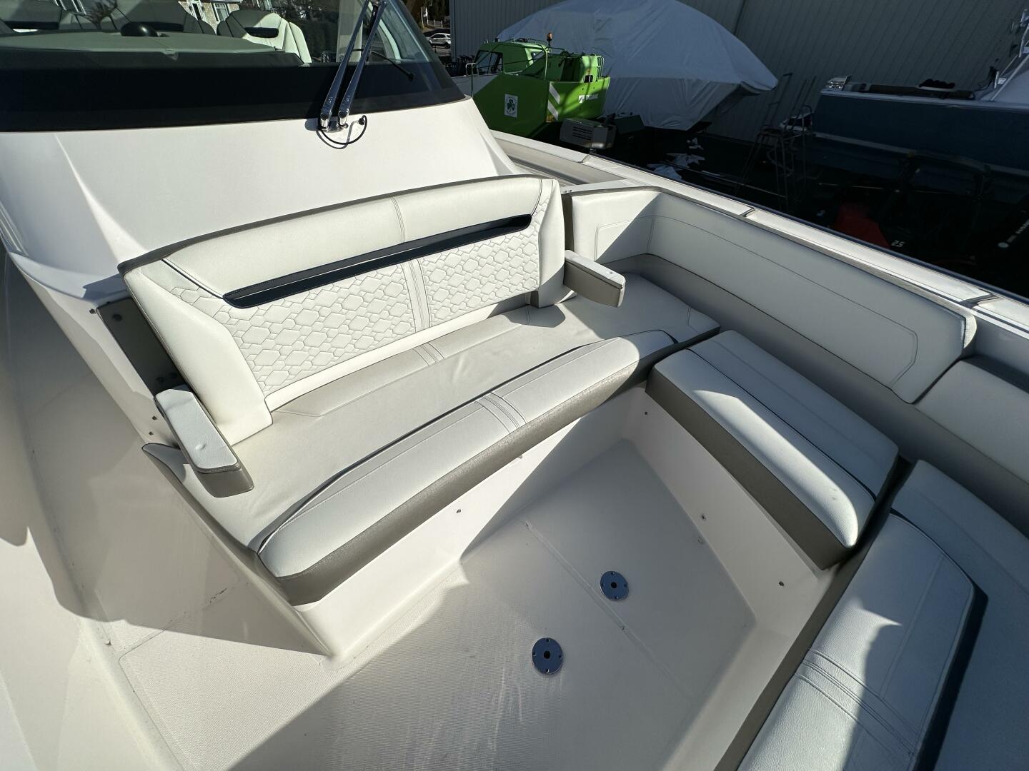 Slide: The Image of Tiara 38 2022 - 5236975