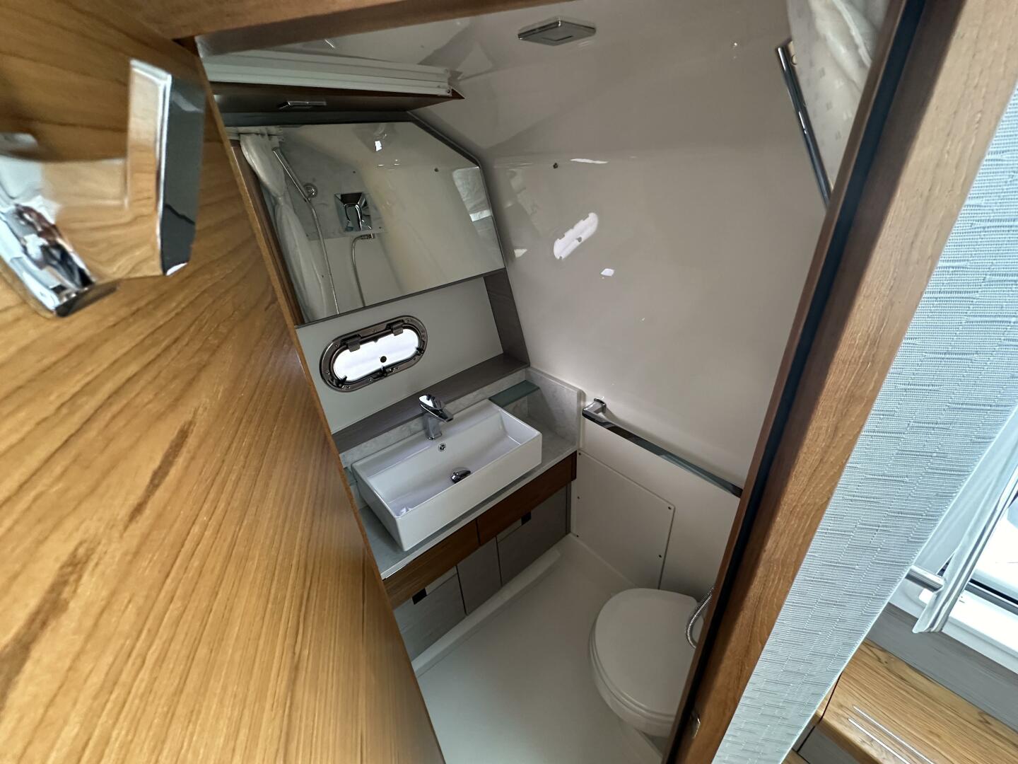 Slide: The Image of Tiara 38 2022 - 5236982