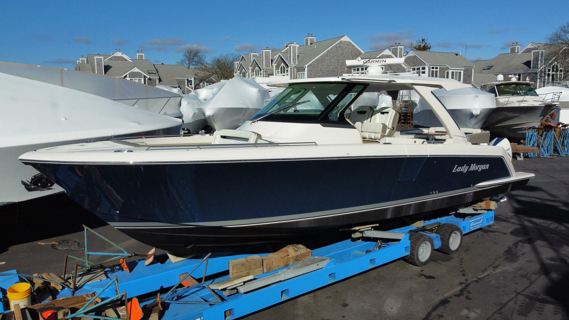 Slide: The Image of Tiara 38 2022 - 5236984