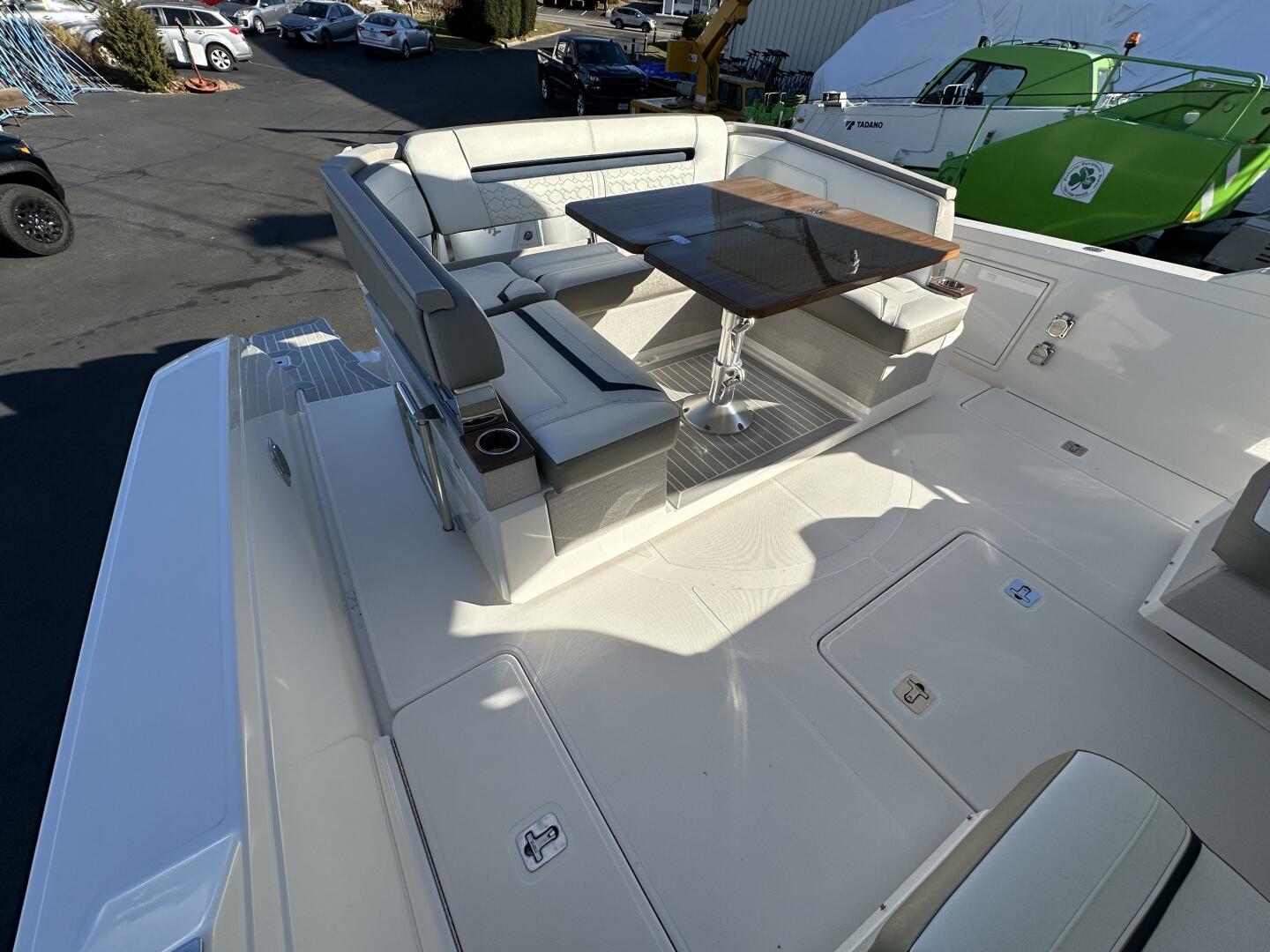 Slide: The Image of Tiara 38 2022 - 5236996