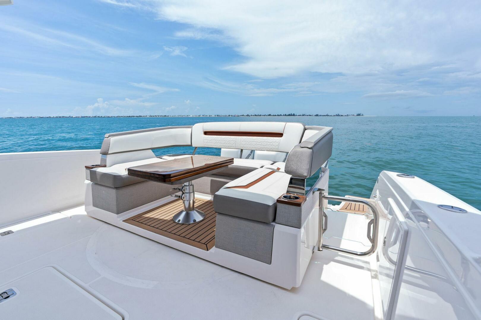 Slide: The Image of 2023 Tiara Yachts 38 LS - 5415501