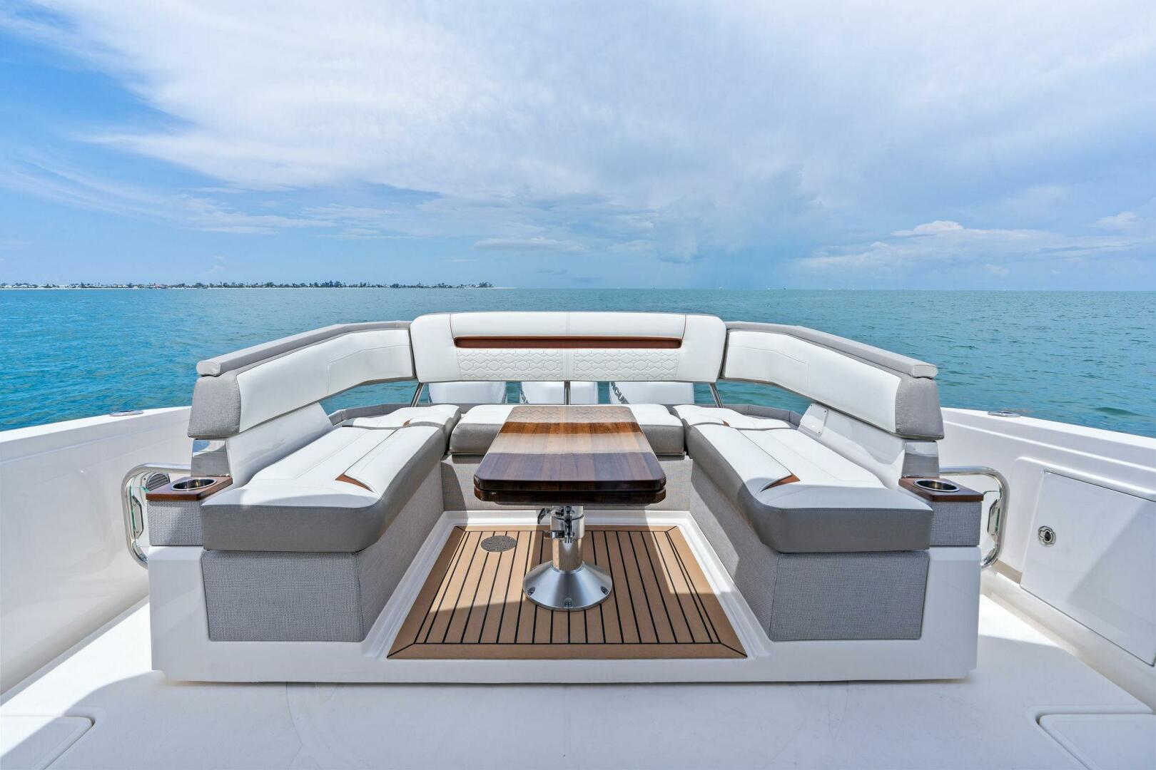 Slide: The Image of 2023 Tiara Yachts 38 LS - 5415503
