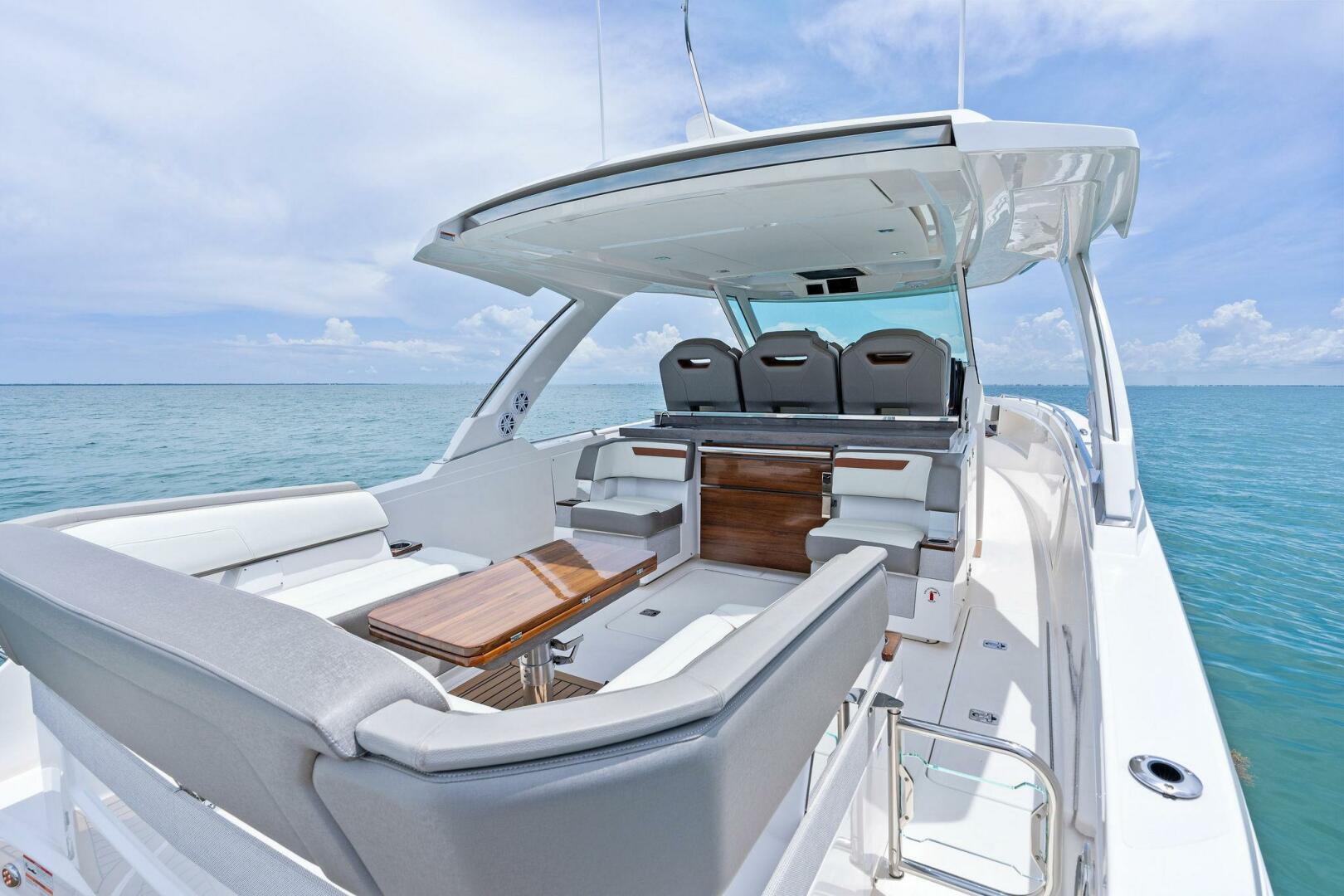 Slide: The Image of 2023 Tiara Yachts 38 LS - 5415504