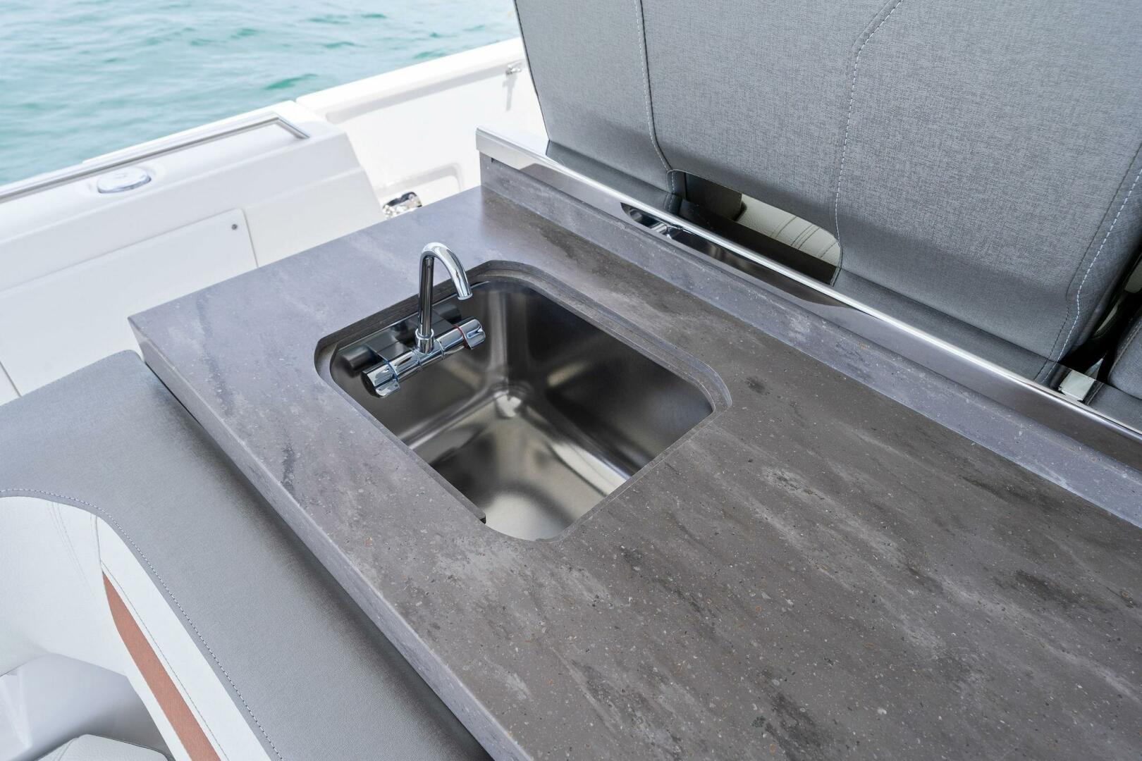 Slide: The Image of 2023 Tiara Yachts 38 LS - 5415509