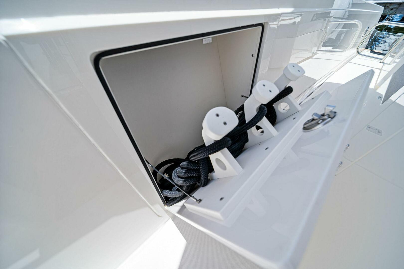 Slide: The Image of 2023 Tiara Yachts 38 LS - 5415518