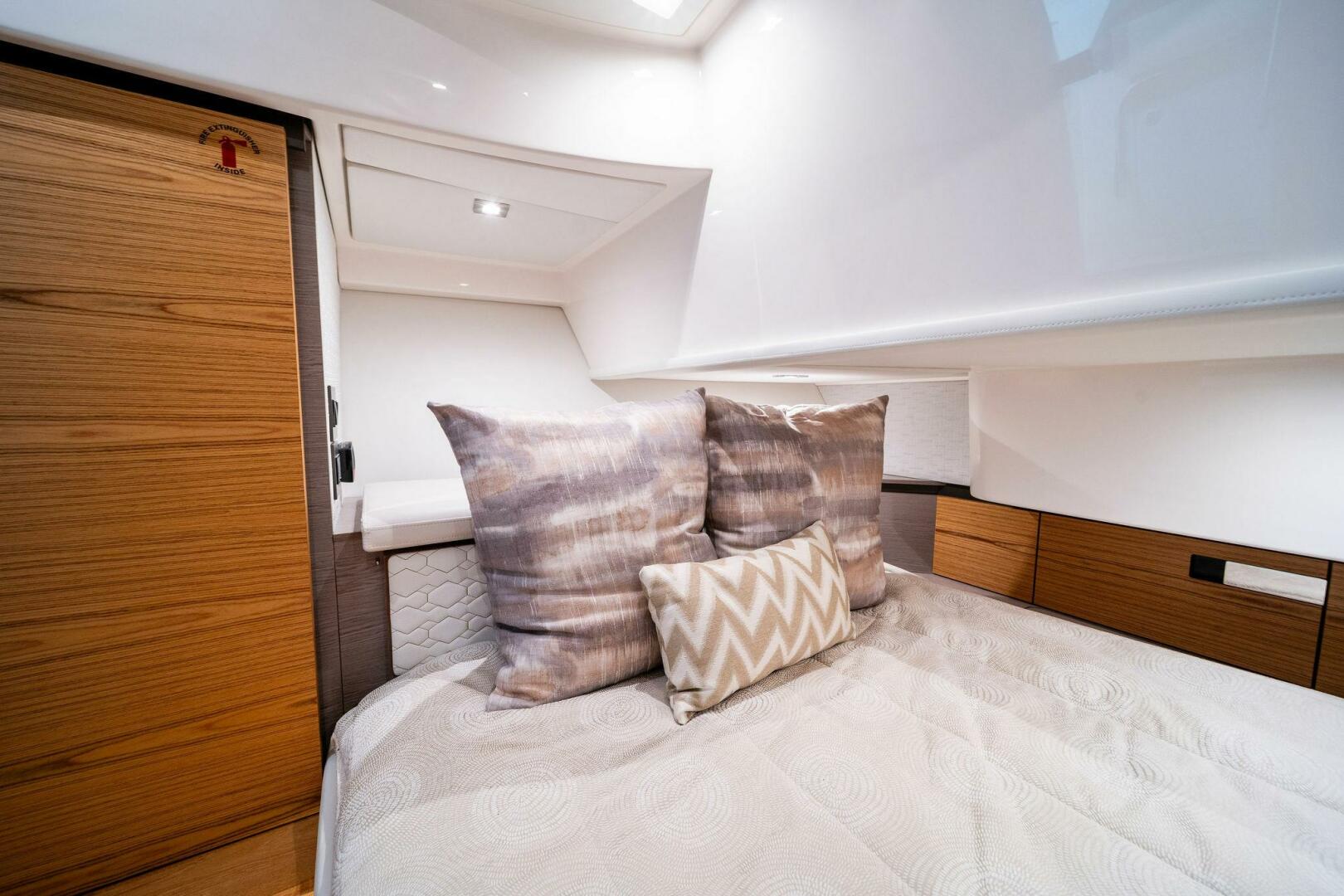 Slide: The Image of 2023 Tiara Yachts 38 LS - 5415477