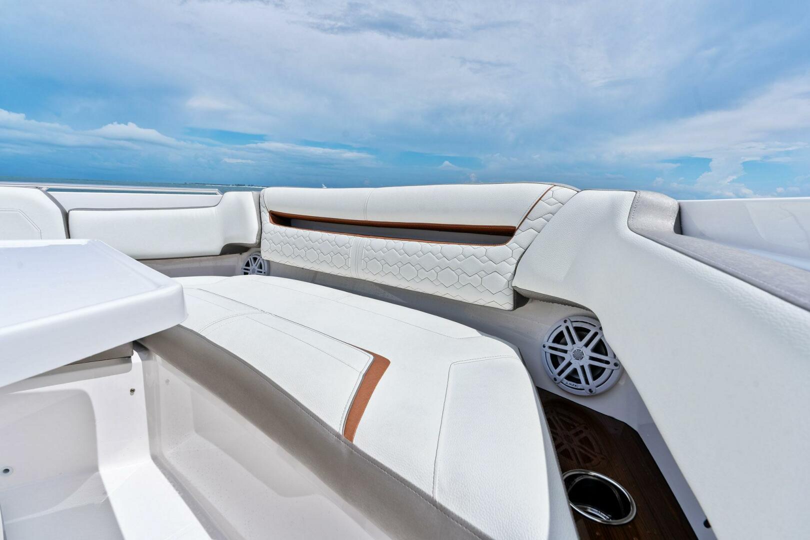 Slide: The Image of 2023 Tiara Yachts 38 LS - 5415524