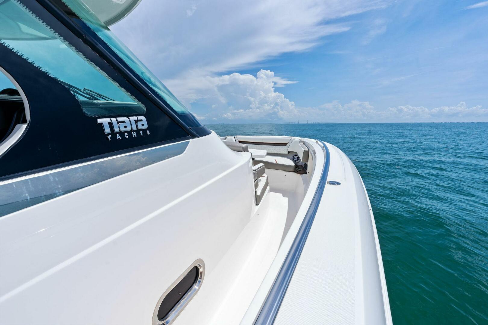 Slide: The Image of 2023 Tiara Yachts 38 LS - 5415529