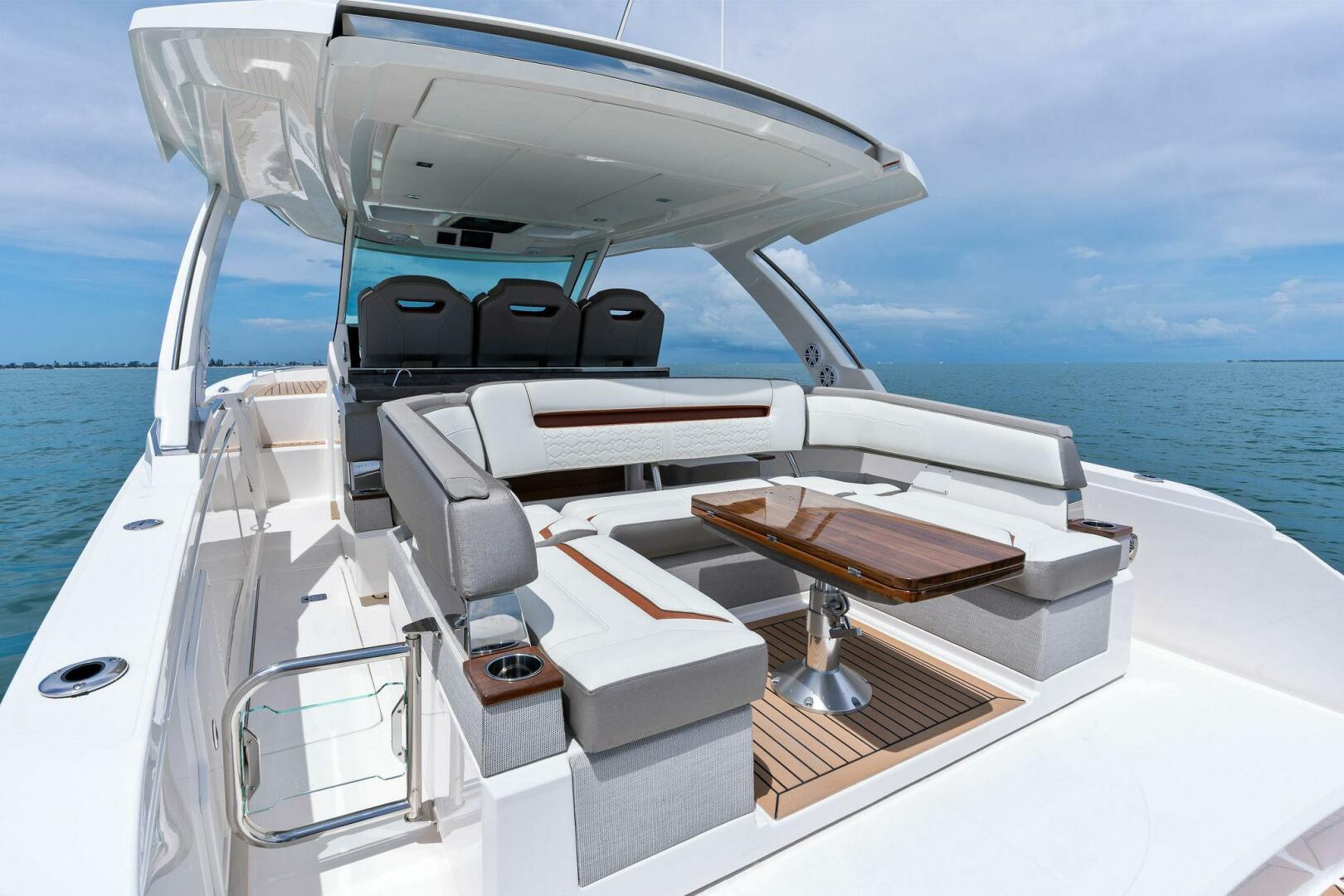 Slide: The Image of 2023 Tiara Yachts 38 LS - 5415532