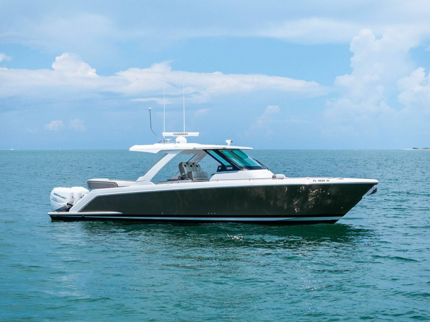Slide: The Image of 2023 Tiara Yachts 38 LS - 5415727