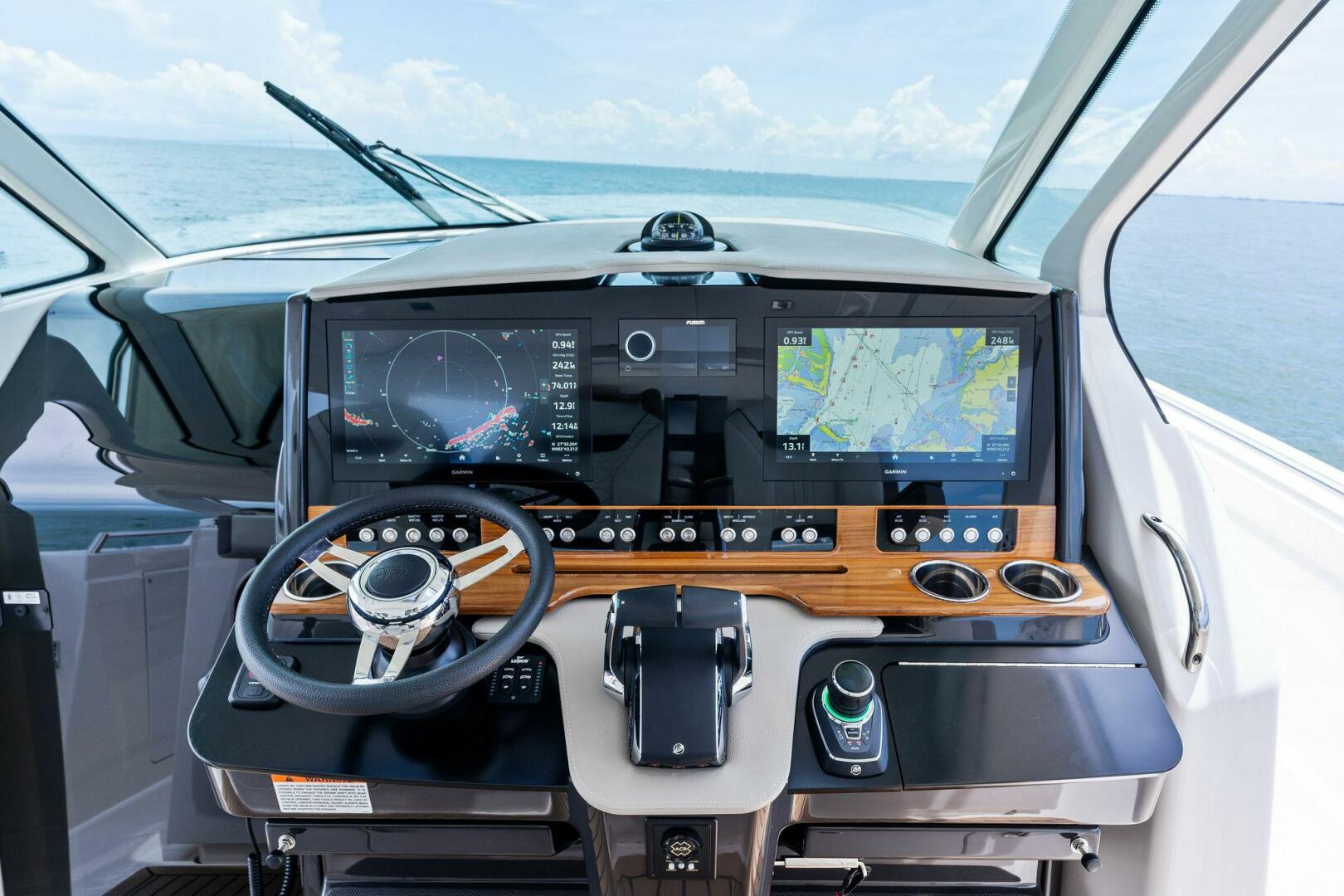 Slide: The Image of 2023 Tiara Yachts 38 LS - 5415494