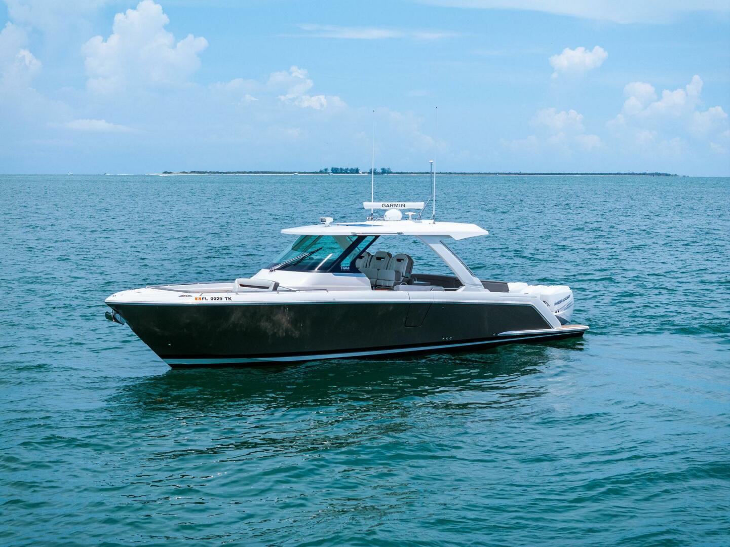 Slide: The Image of 2023 Tiara Yachts 38 LS - 5415737