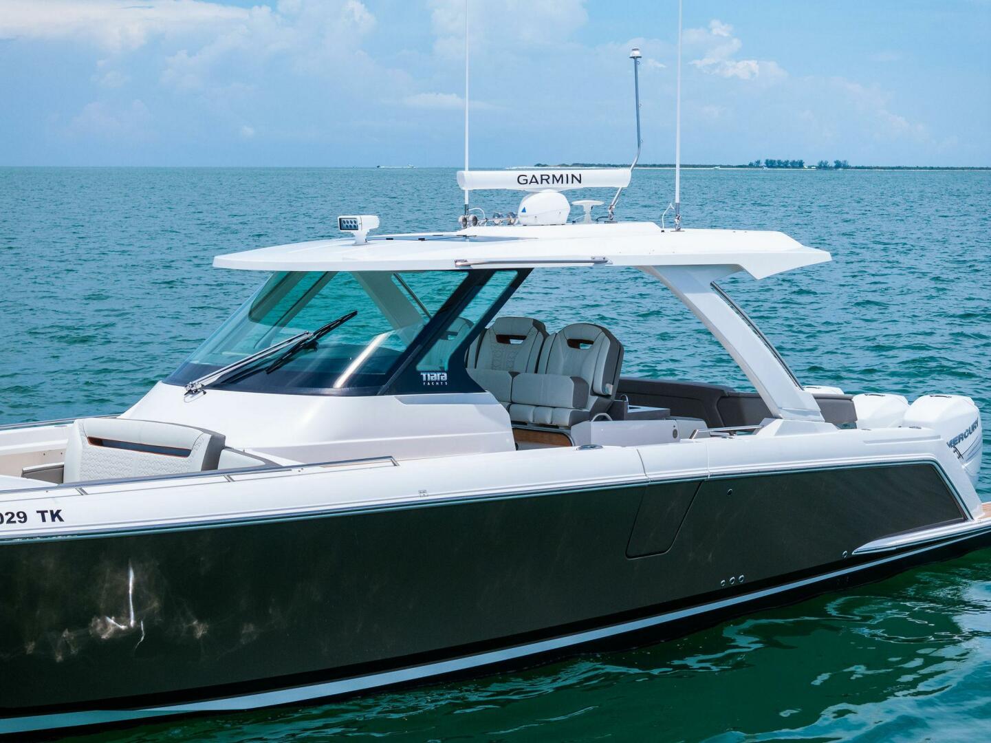 Slide: The Image of 2023 Tiara Yachts 38 LS - 5415738
