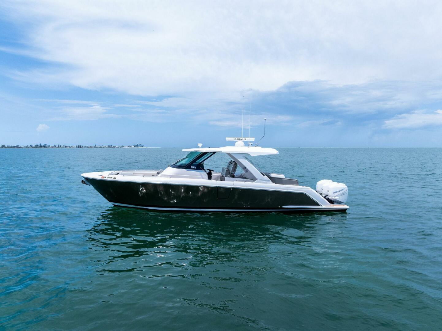 Slide: The Image of 2023 Tiara Yachts 38 LS - 5415739