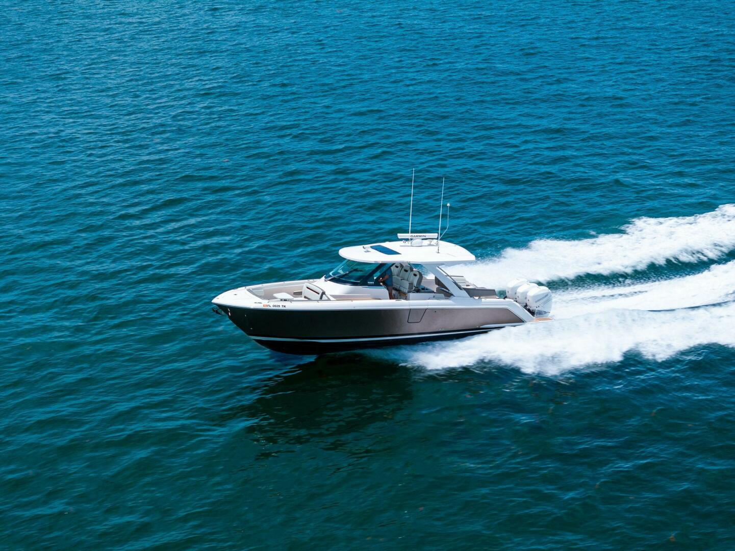 Slide: The Image of 2023 Tiara Yachts 38 LS - 5415748