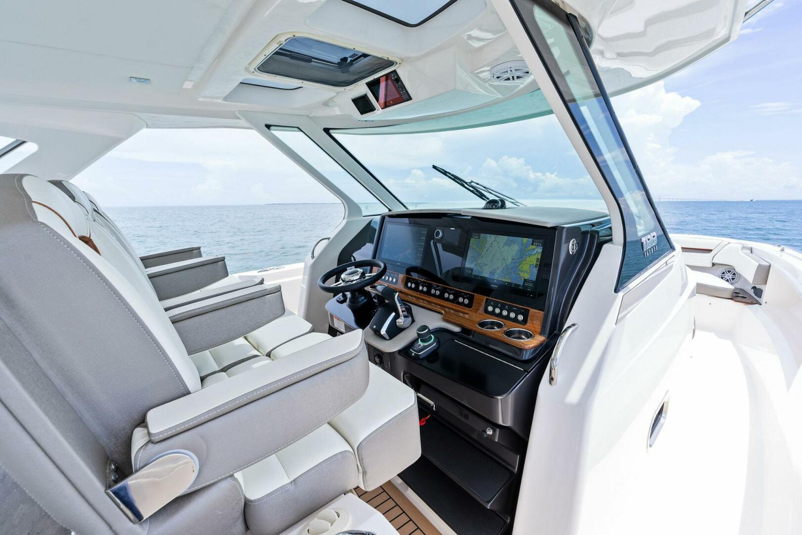 Slide: The Image of 2023 Tiara Yachts 38 LS - 5415496