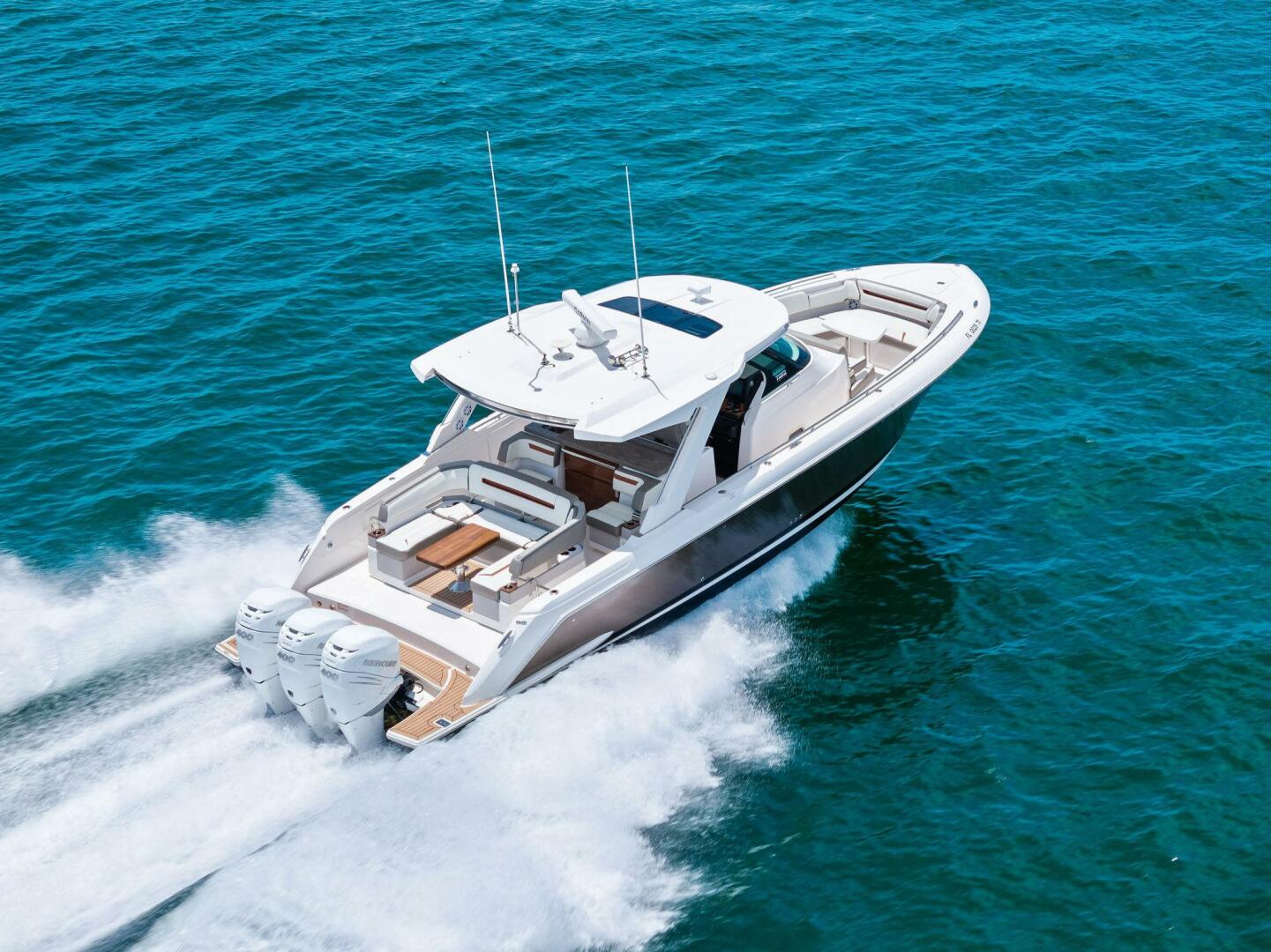 Slide: The Image of 2023 Tiara Yachts 38 LS - 5415751