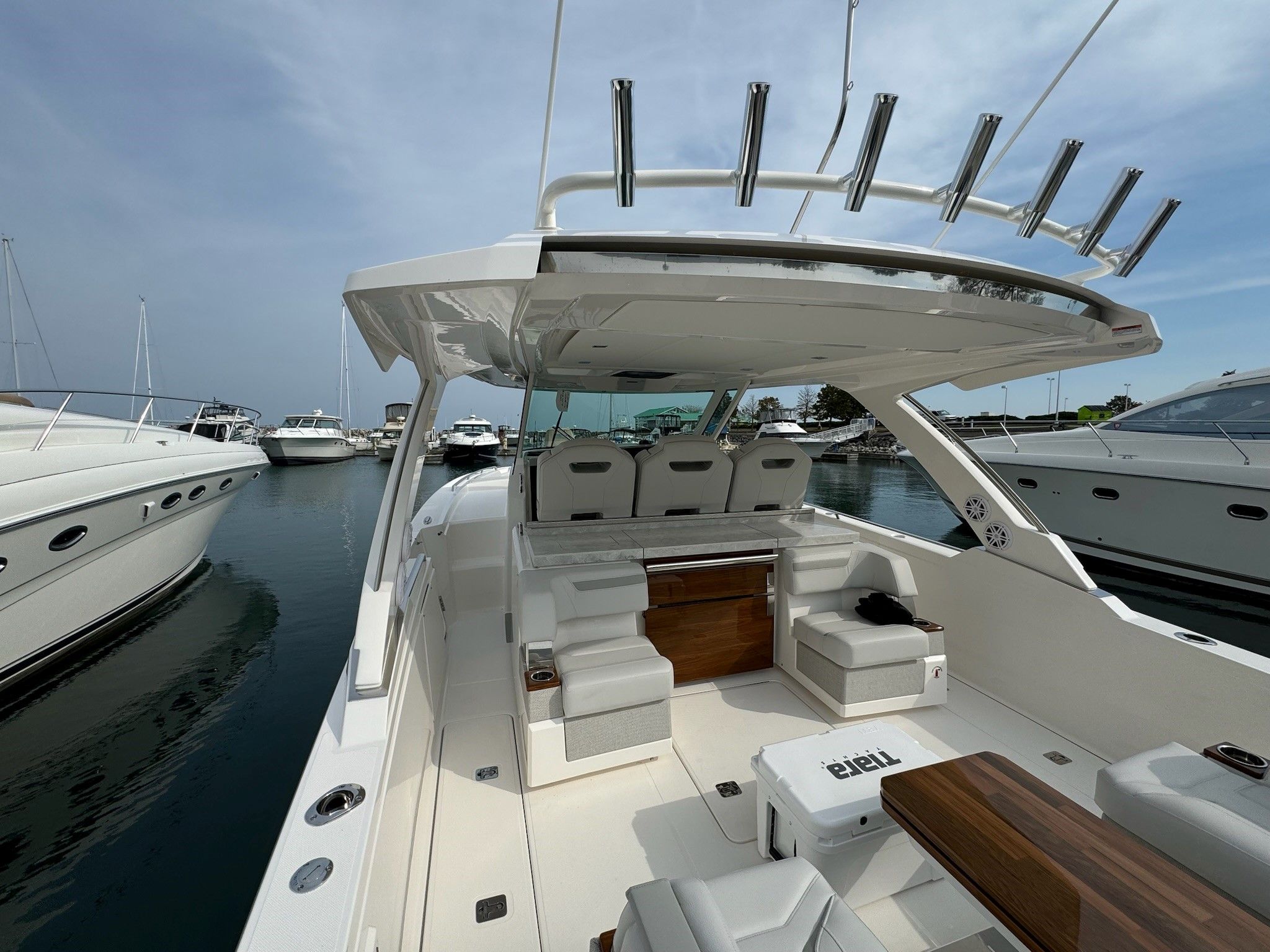 Slide: The Image of Tiara 38 LS 2025 - 10