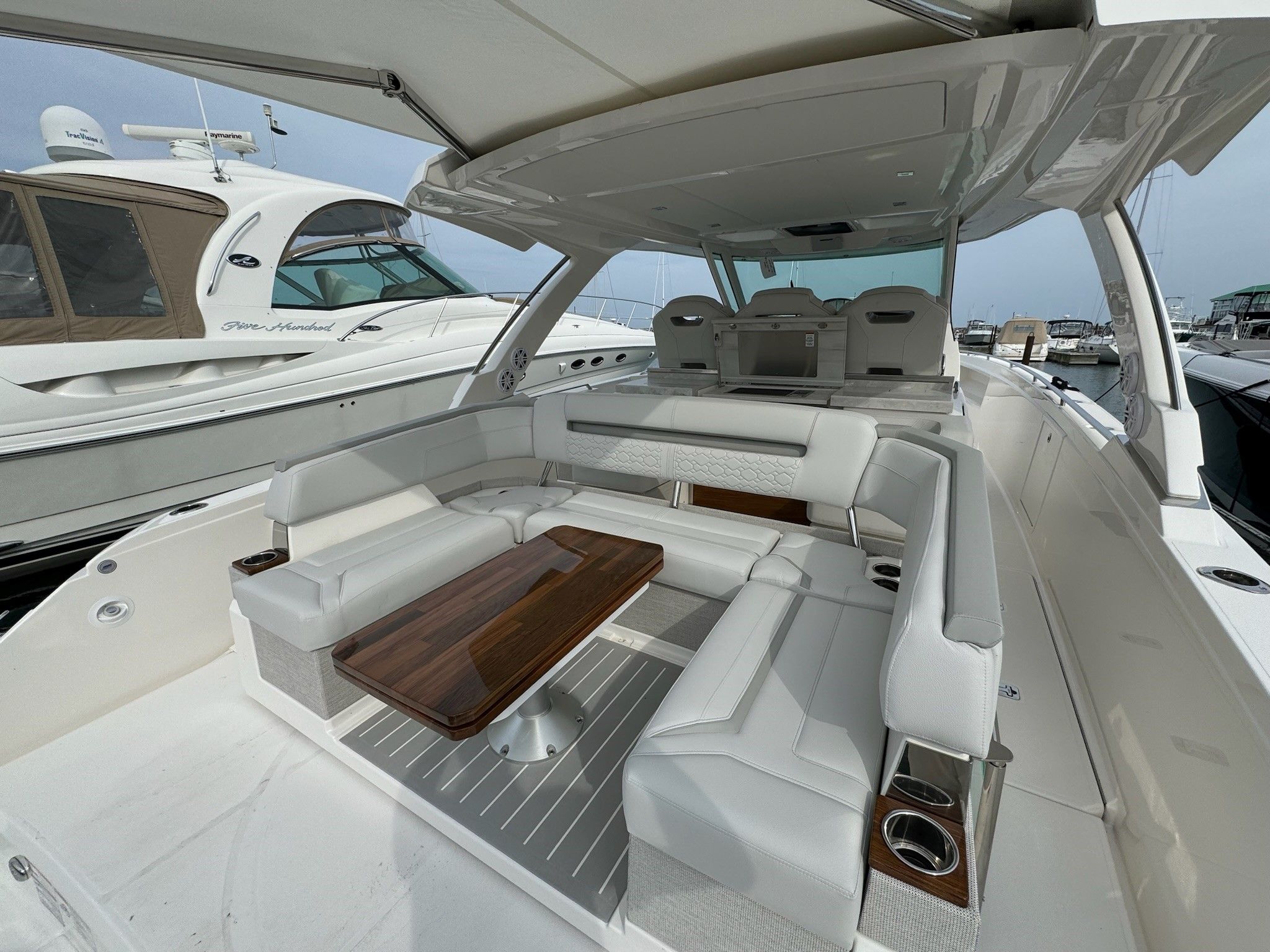 Slide: The Image of Tiara 38 LS 2025 - 11