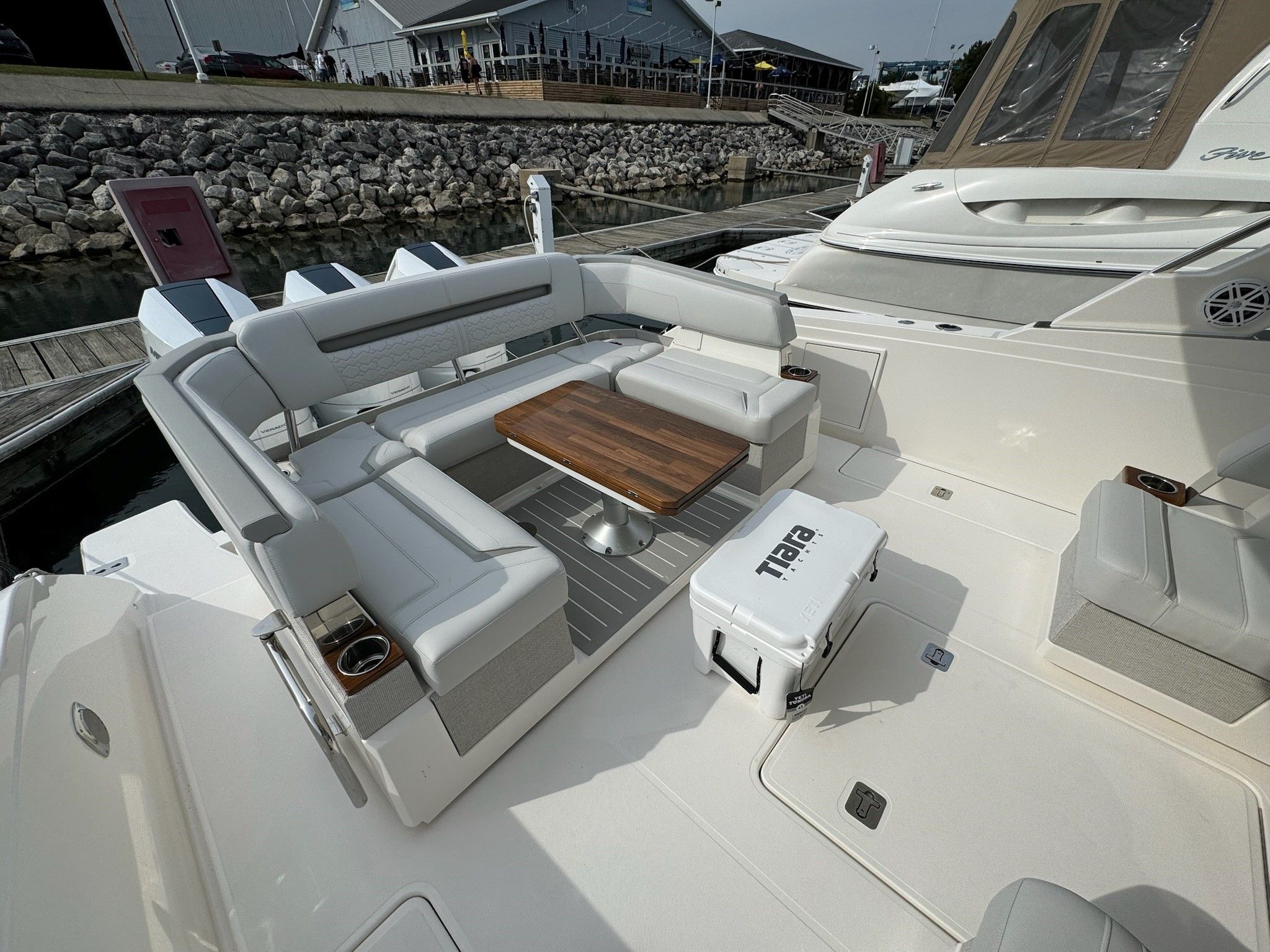 Slide: The Image of Tiara 38 LS 2025 - 13