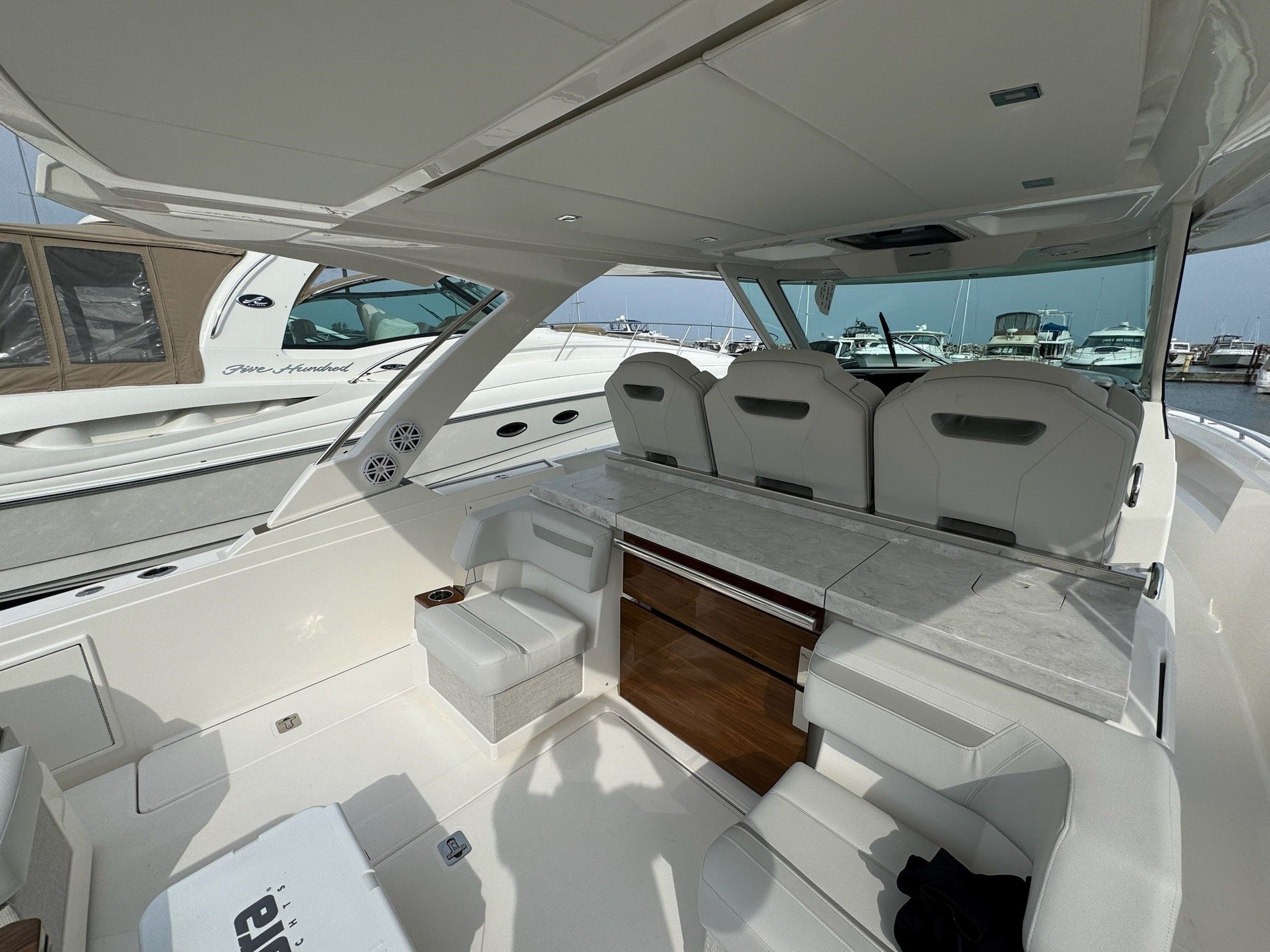 Slide: The Image of Tiara 38 LS 2025 - 14