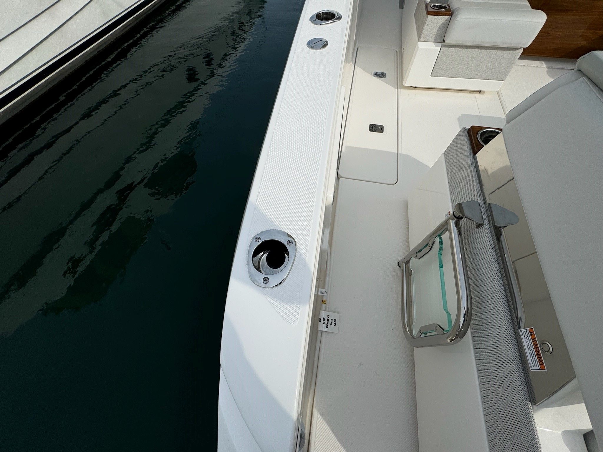 Slide: The Image of Tiara 38 LS 2025 - 16