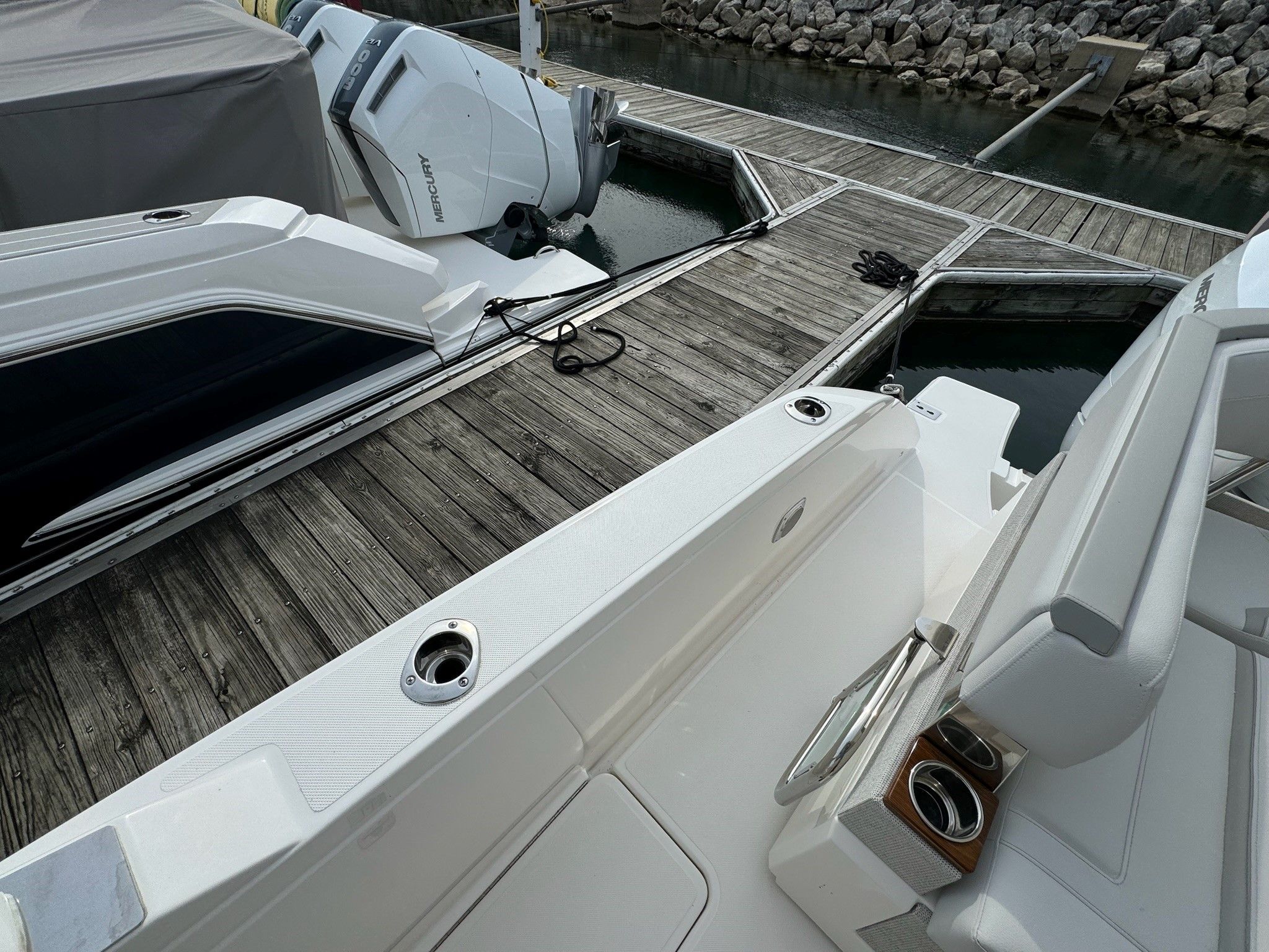 Slide: The Image of Tiara 38 LS 2025 - 17