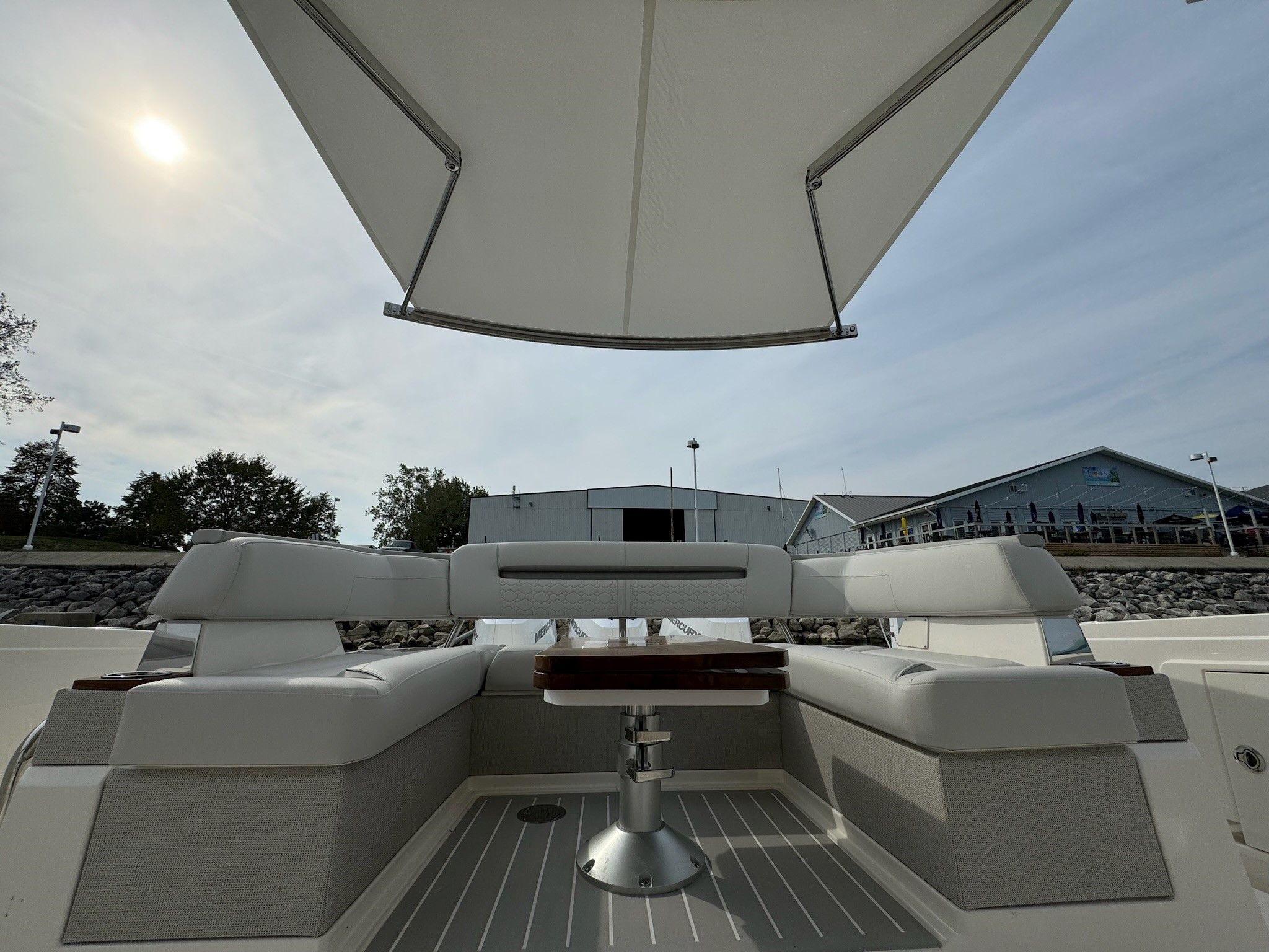 Slide: The Image of Tiara 38 LS 2025 - 20