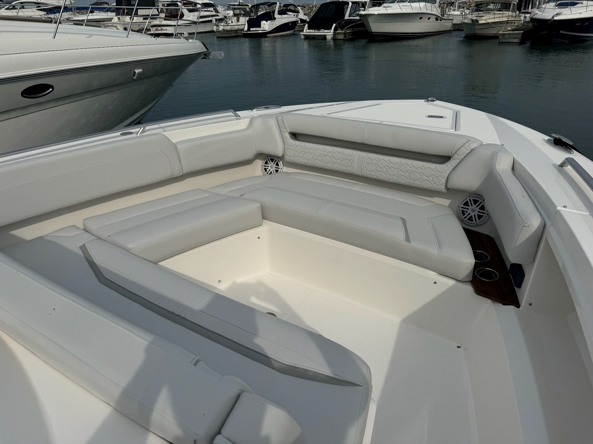 Slide: The Image of Tiara 38 LS 2025 - 24