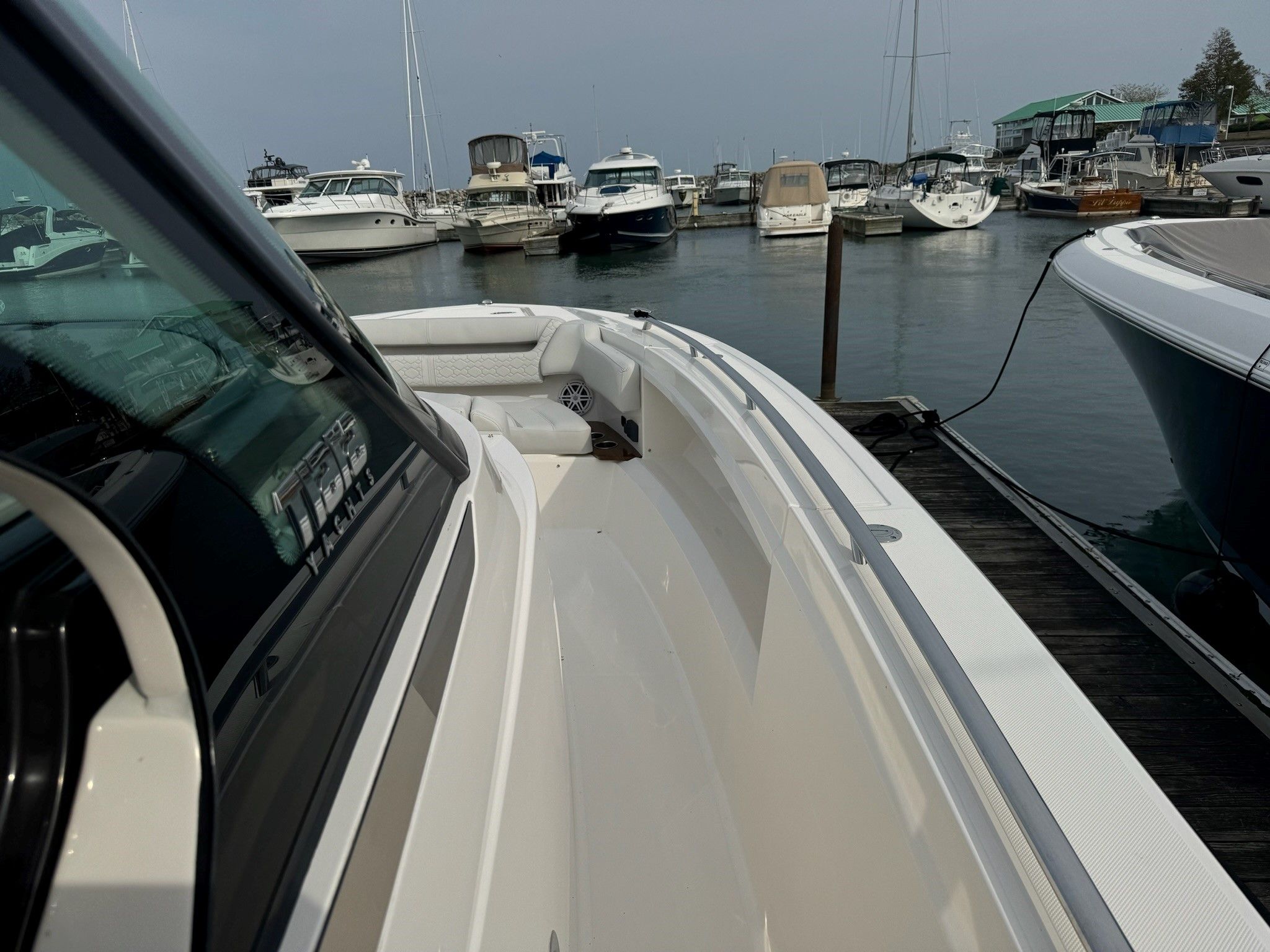 Slide: The Image of Tiara 38 LS 2025 - 27