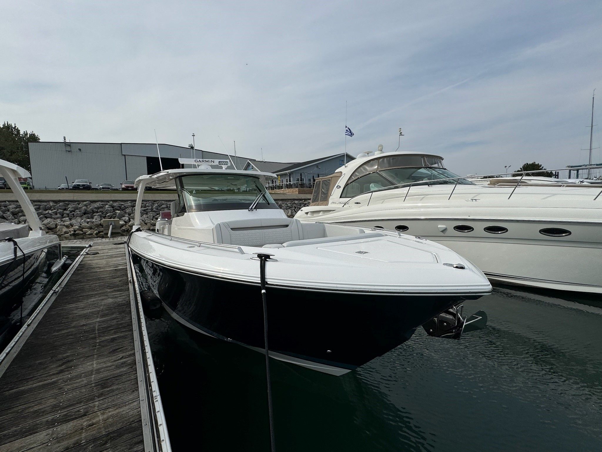 Slide: The Image of Tiara 38 LS 2025 - 3