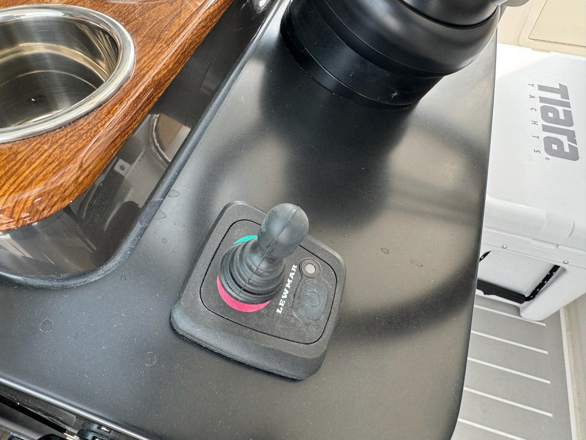 Slide: The Image of Tiara 38 LS 2025 - 30