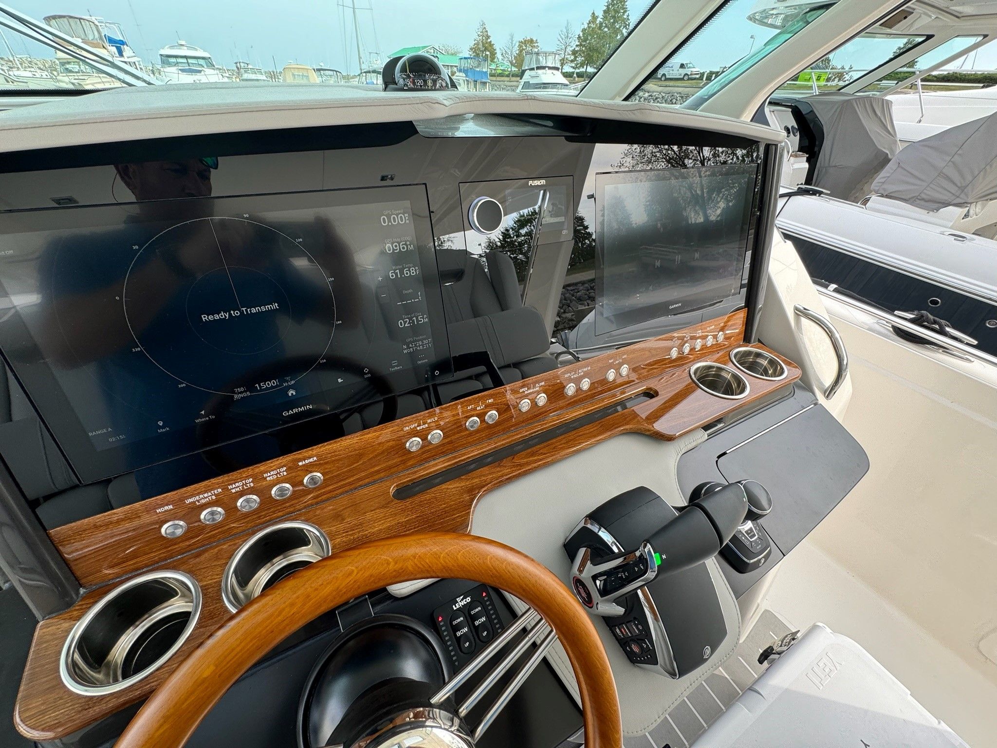 Slide: The Image of Tiara 38 LS 2025 - 32