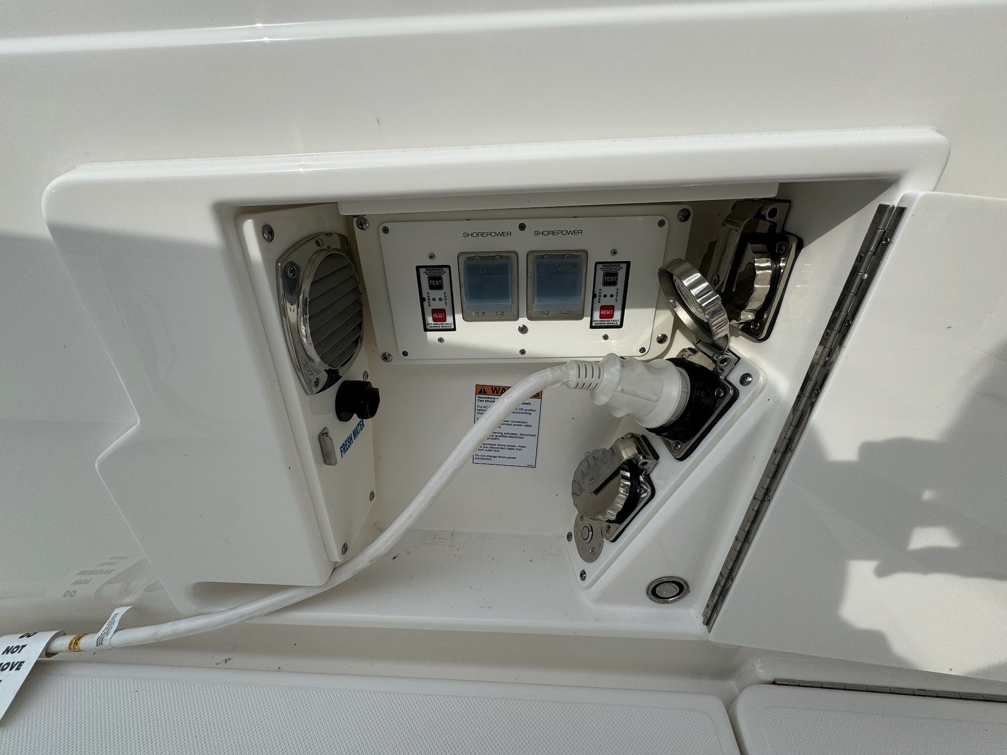 Slide: The Image of Tiara 38 LS 2025 - 38