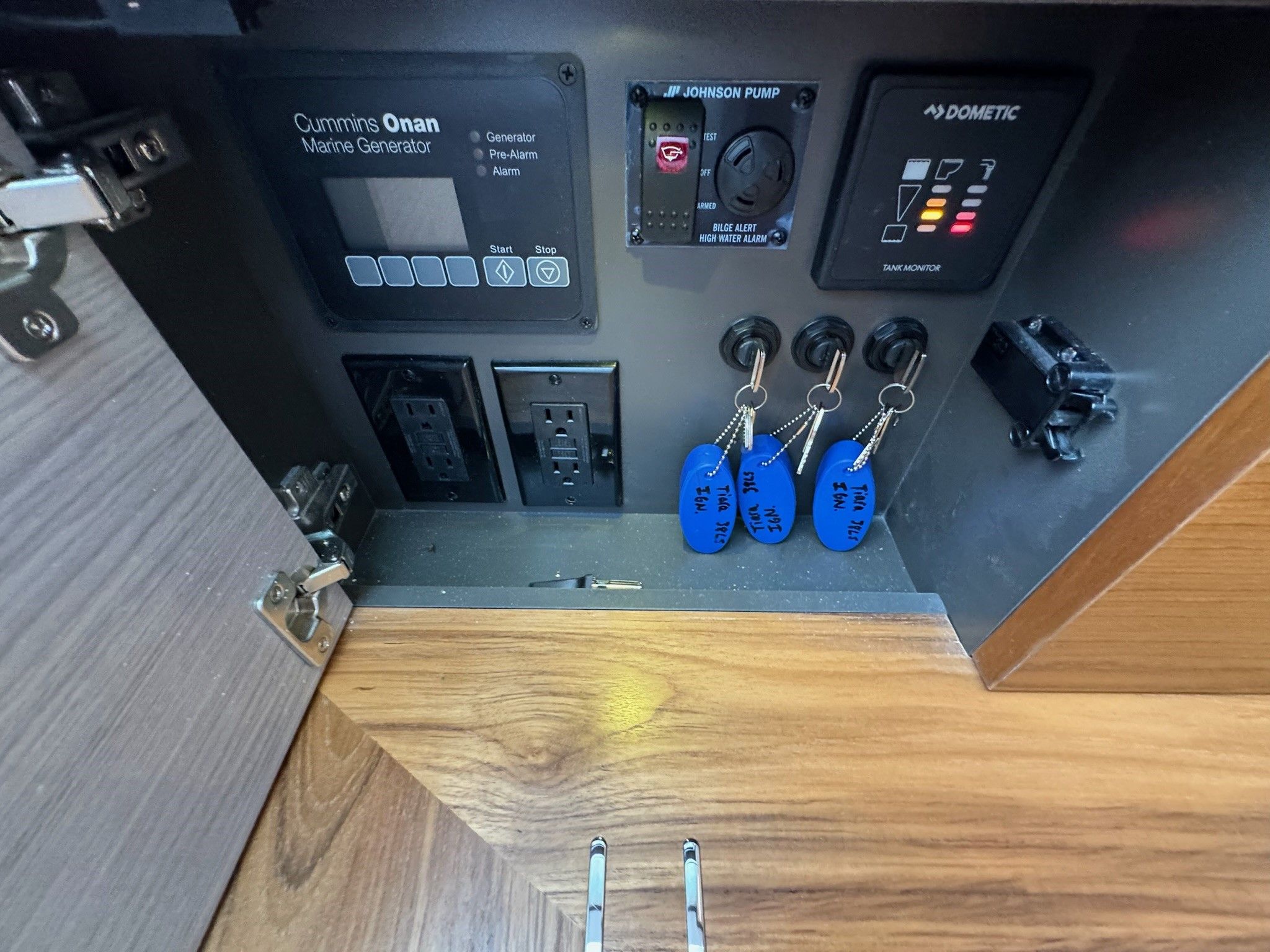 Slide: The Image of Tiara 38 LS 2025 - 47