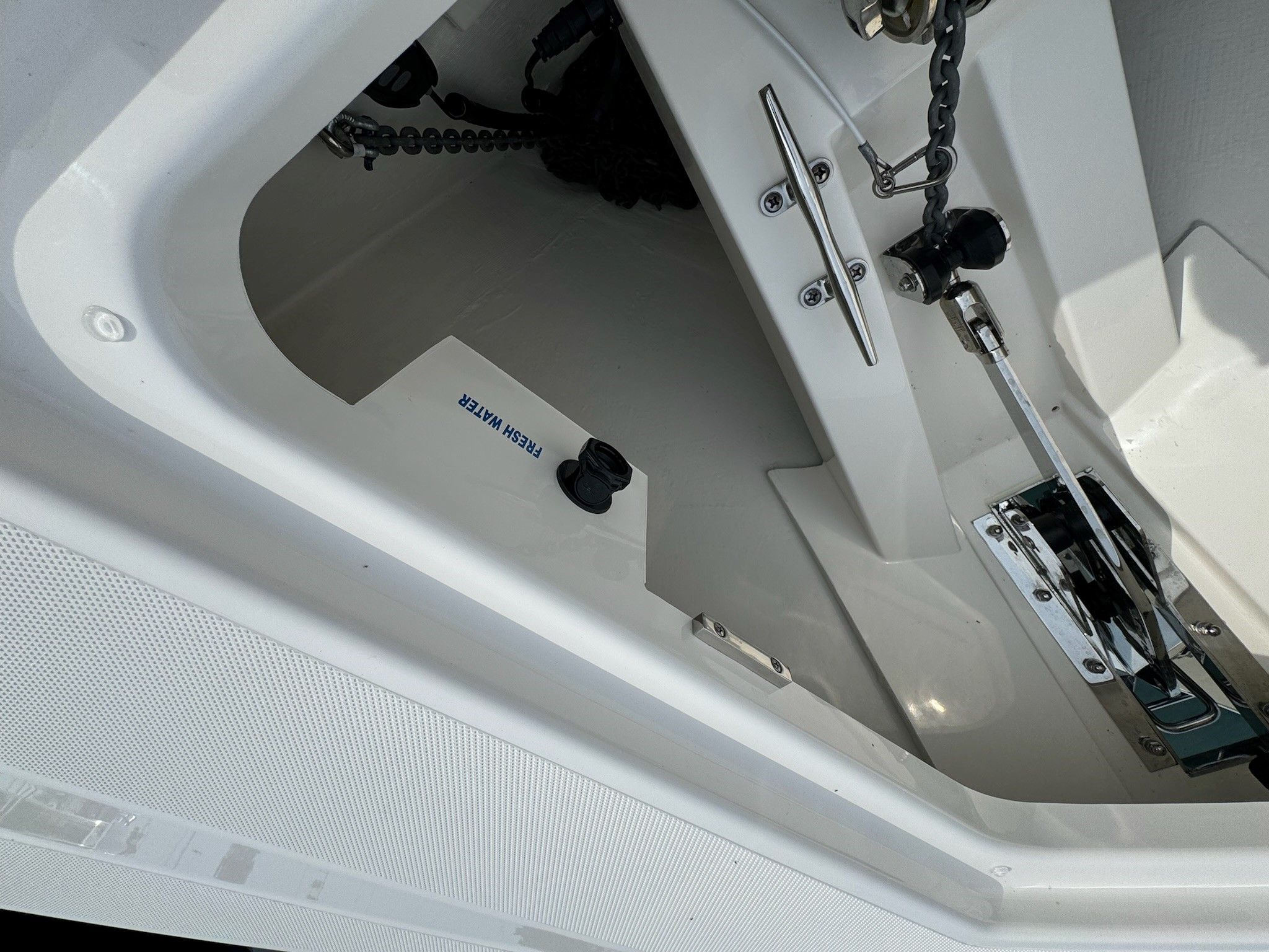 Slide: The Image of Tiara 38 LS 2025 - 50