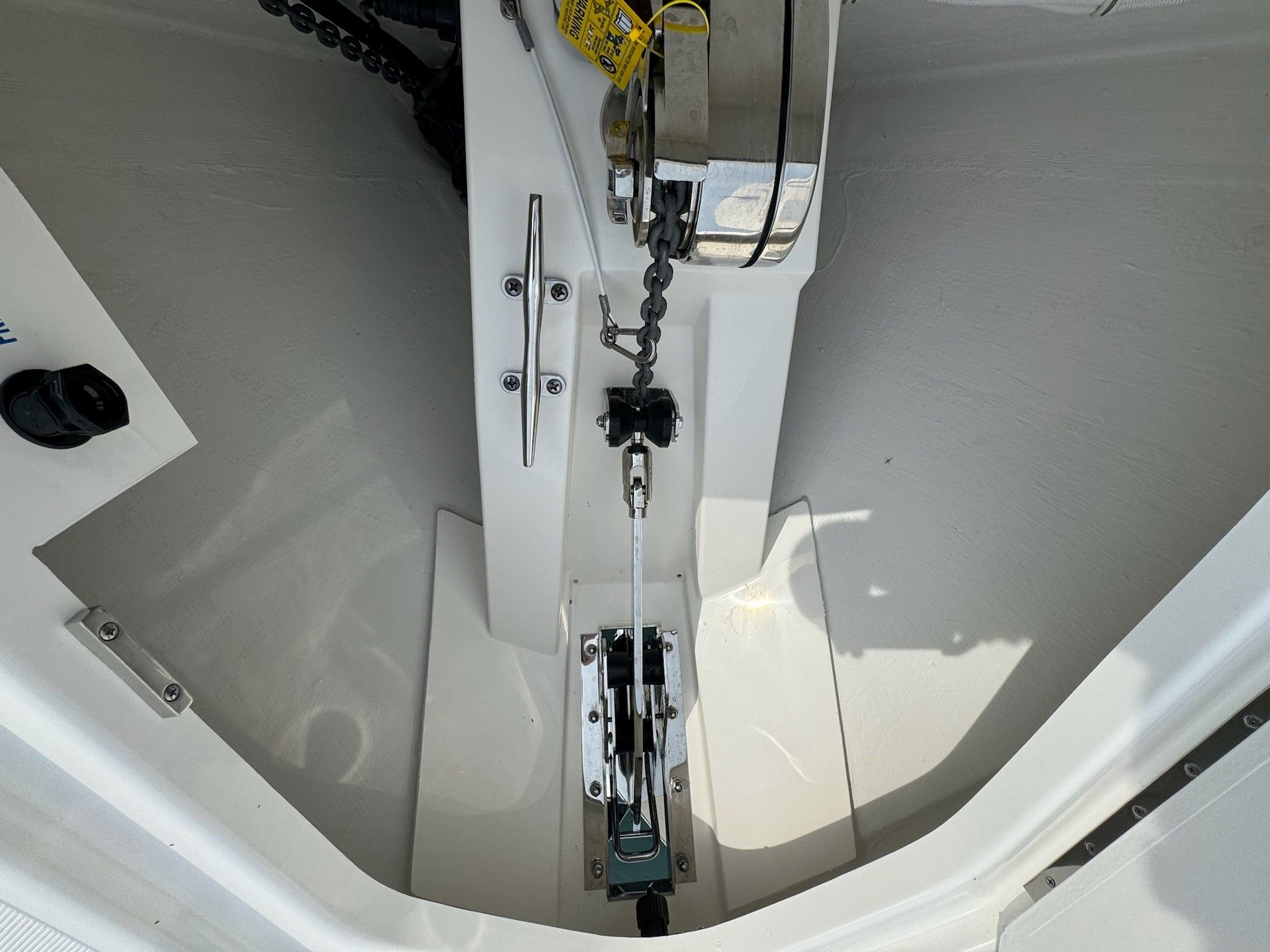 Slide: The Image of Tiara 38 LS 2025 - 51