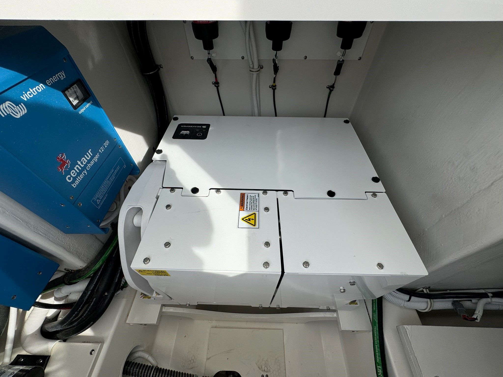 Slide: The Image of Tiara 38 LS 2025 - 56