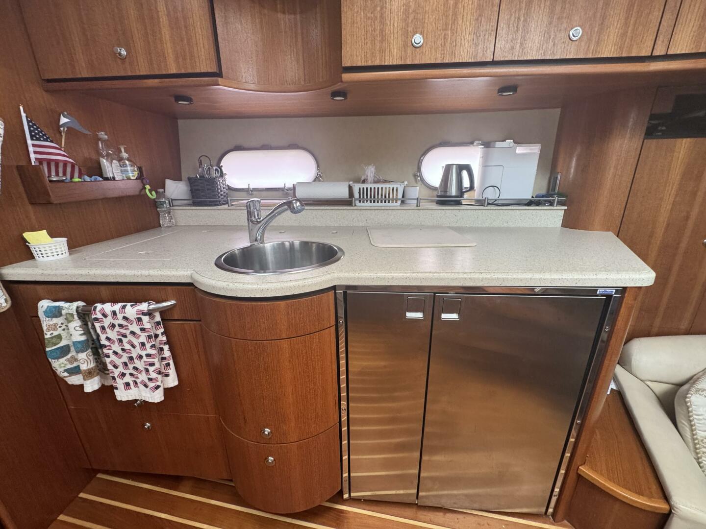 Slide: The Image of Tiara 3900 Sovran 2008 - 5505486