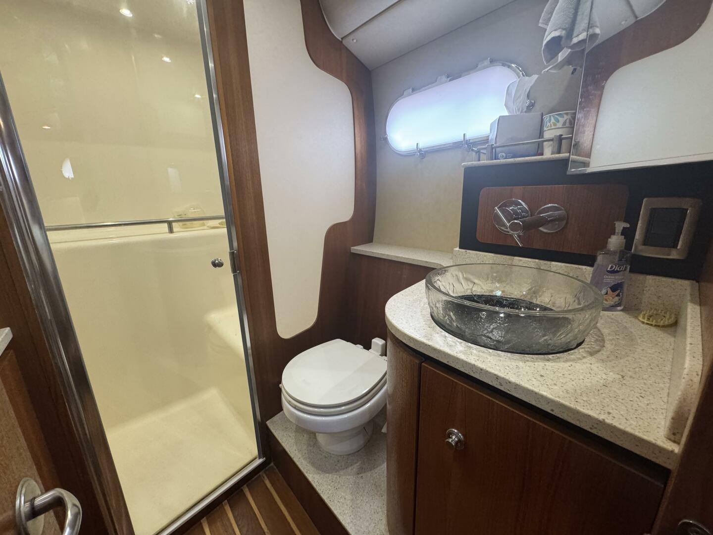 Slide: The Image of Tiara 3900 Sovran 2008 - 5505492