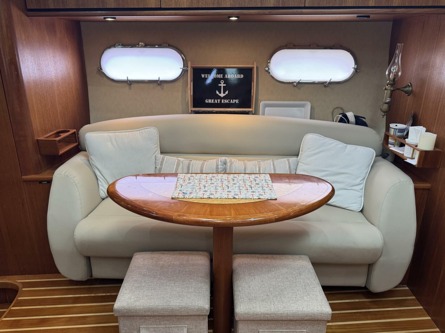 Slide: The Image of Tiara 3900 Sovran 2008 - 5505494